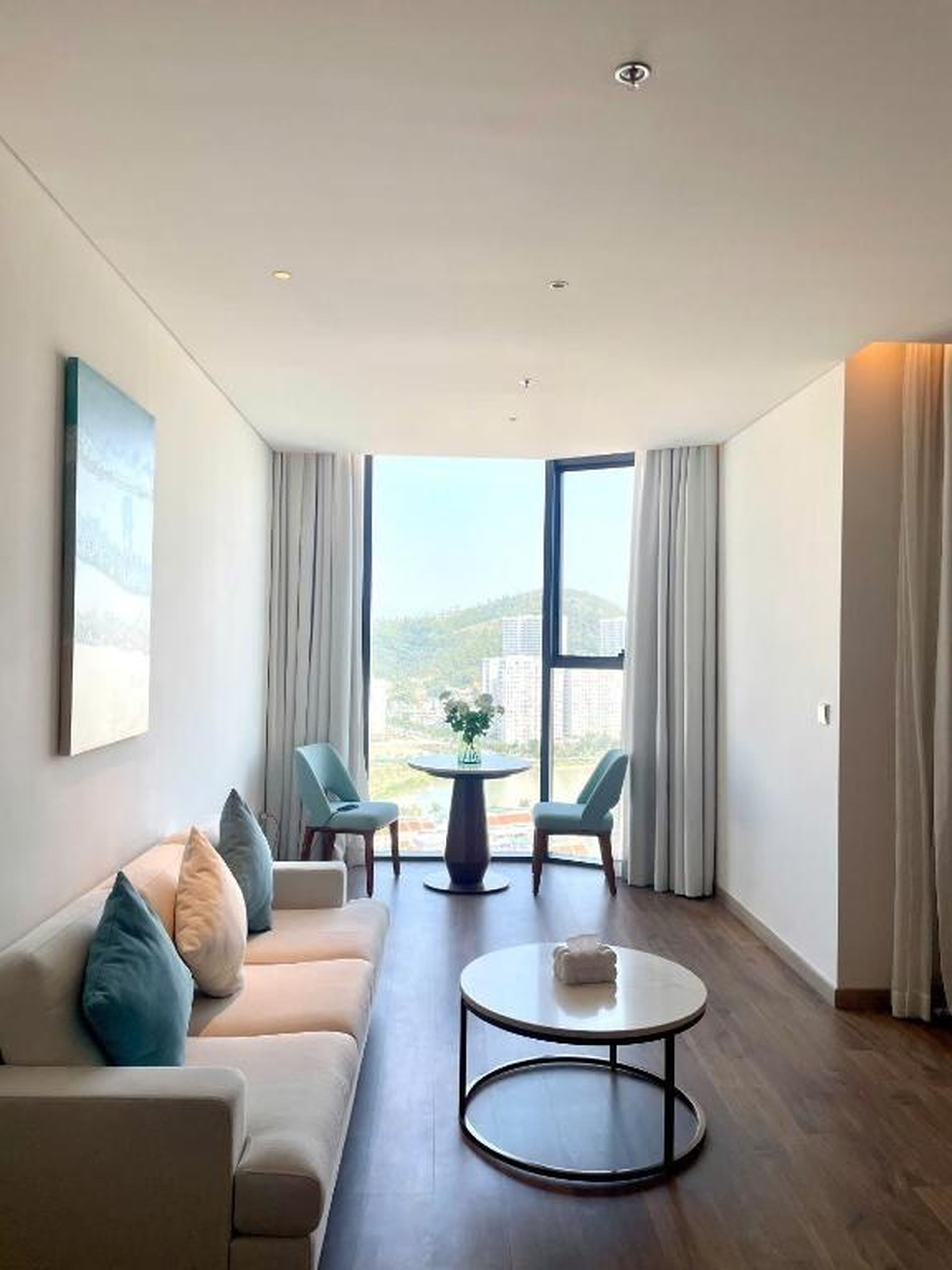 A La Carte Ha Long Bay Seaside Apartments - Hình 49