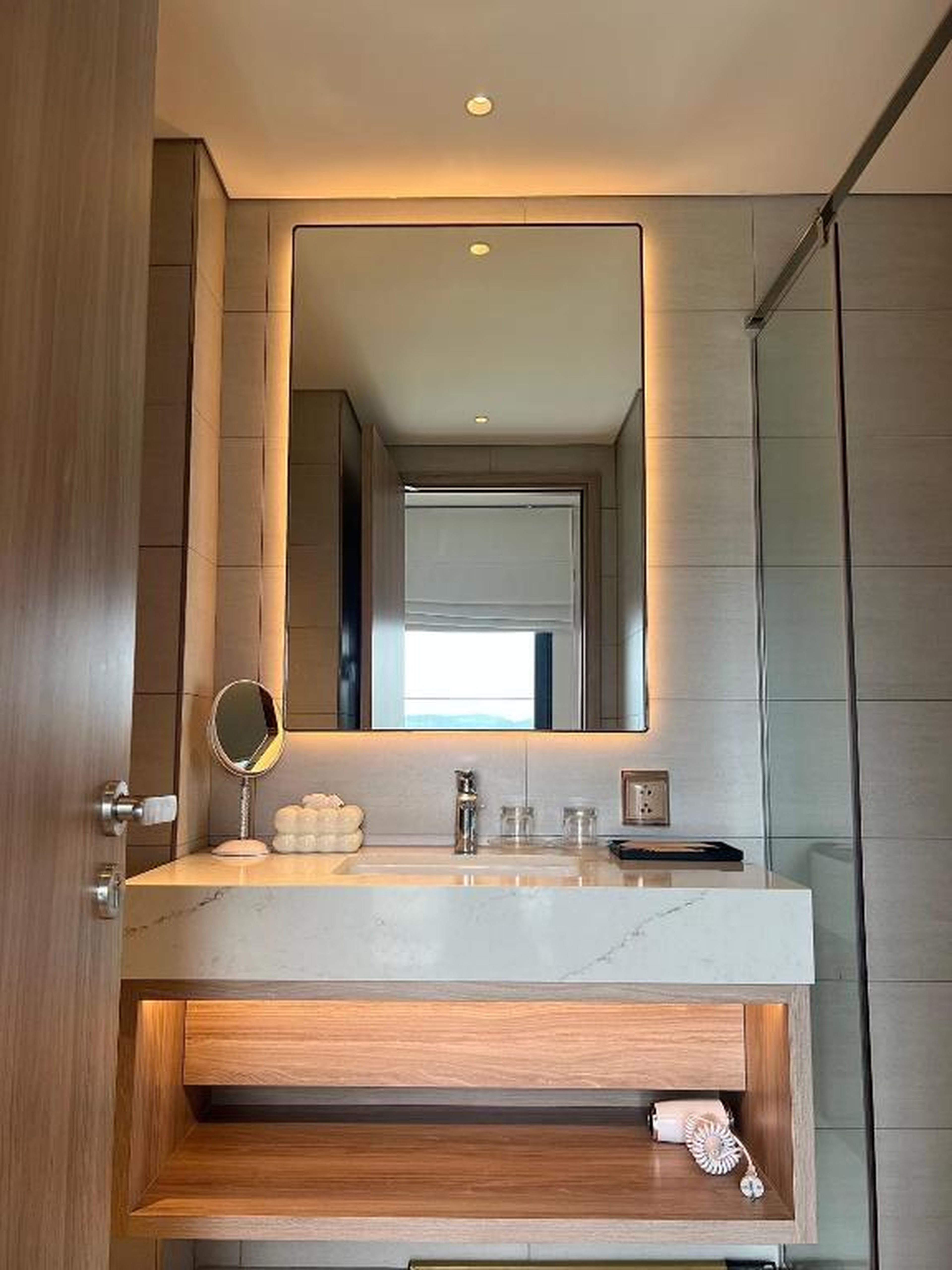 À La Carte Ha Long Studio Apartment- Sea View Room - Hình 20