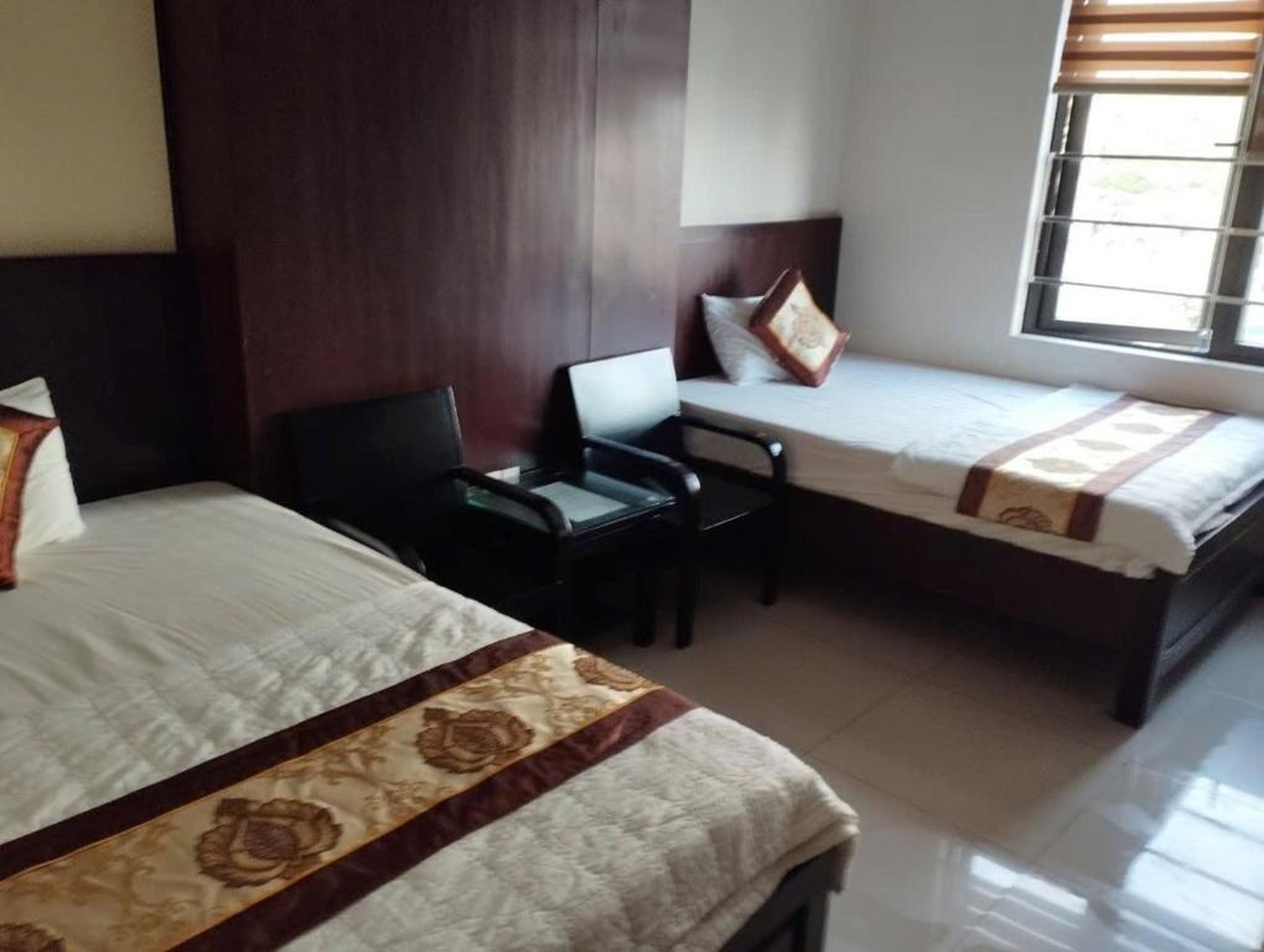 Hotel in central HaLong bay, very friendly, spotless, spacious and airy - Hình 7