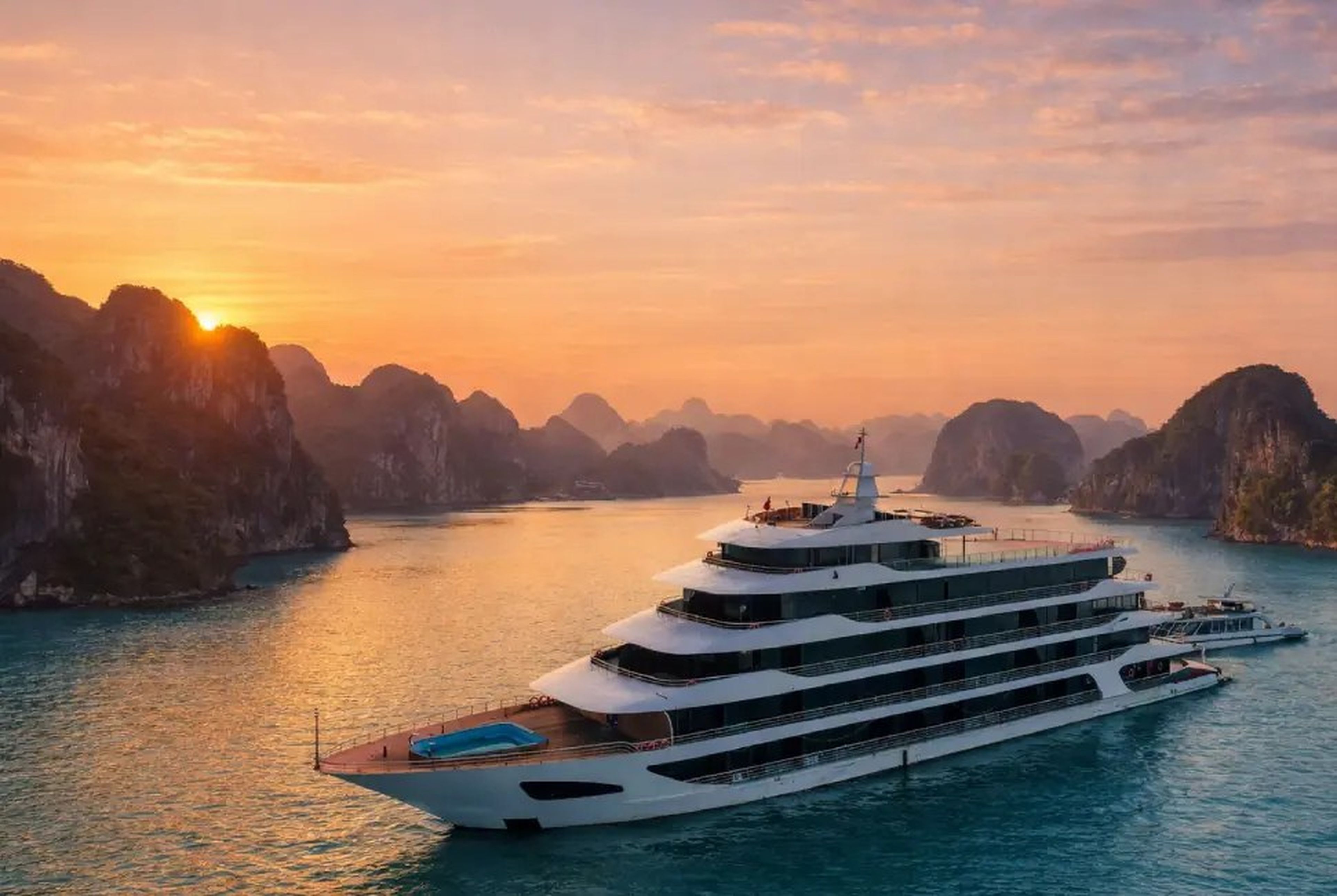 Top 7 Best-Value, Luxury Ha Long Bay Cruise Packages for Summer 2026 - Hình 3