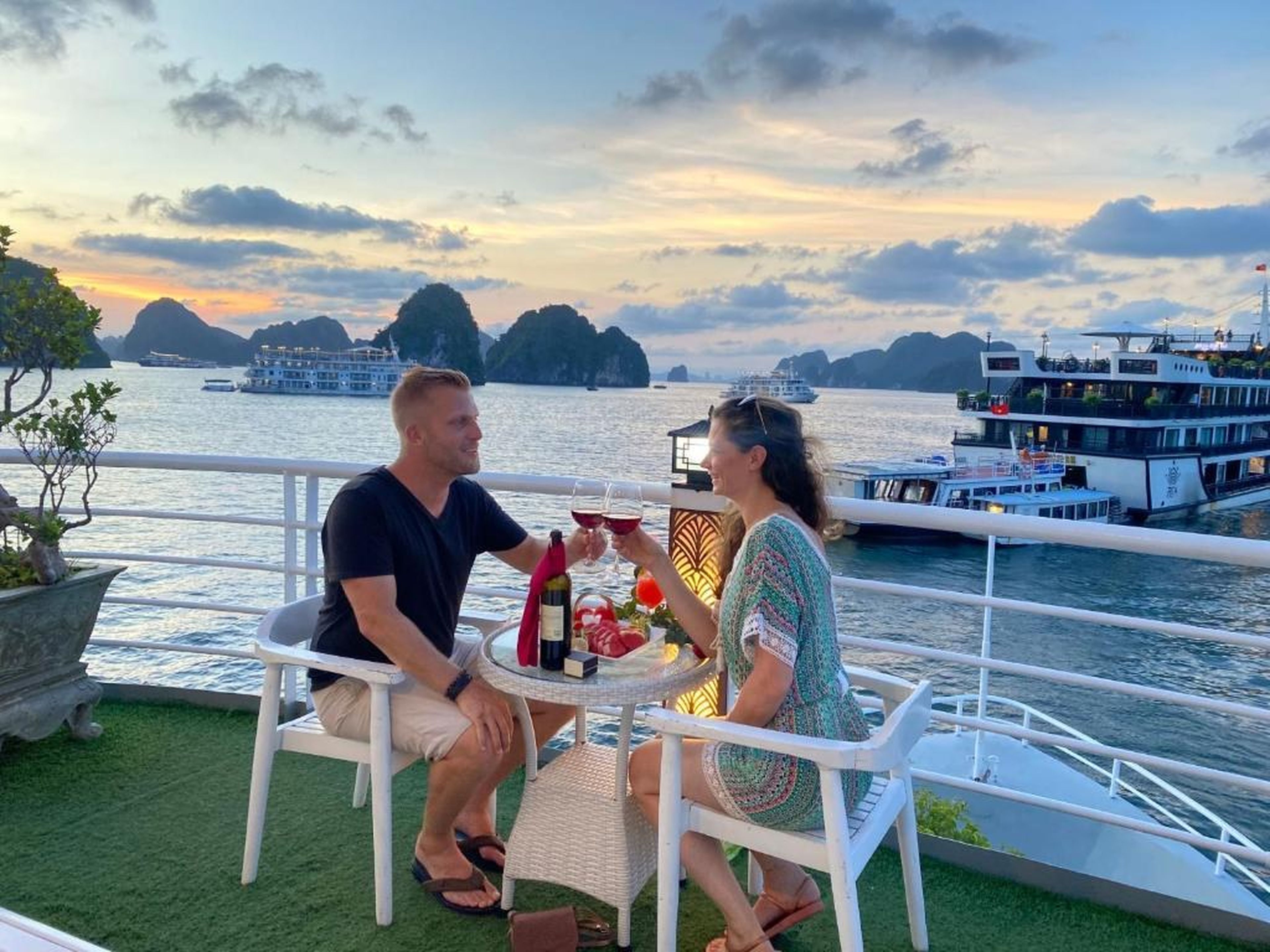 Halong Sapphire Cruises - Hình 37