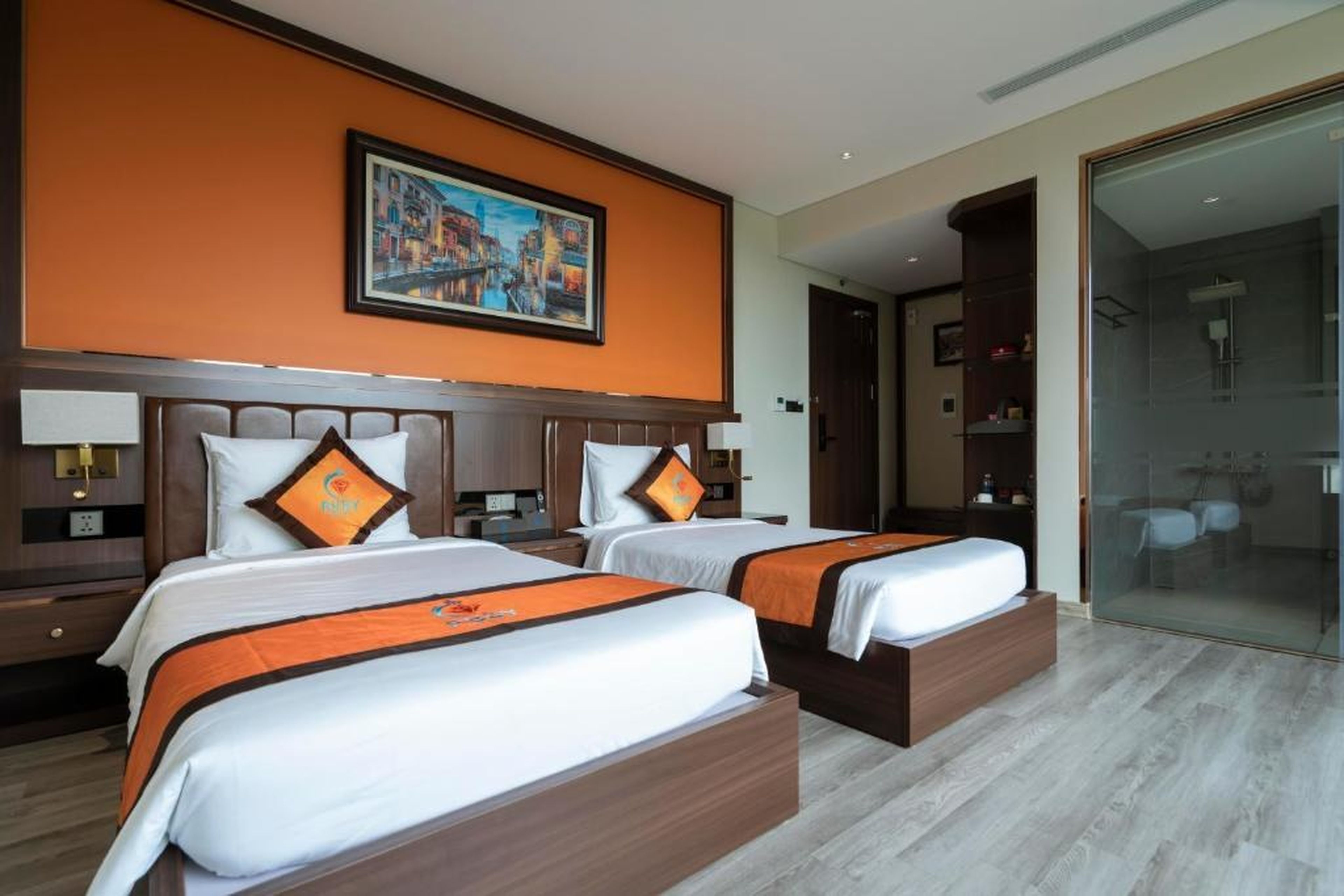 Ruby Hotel Van Don - Hình 33