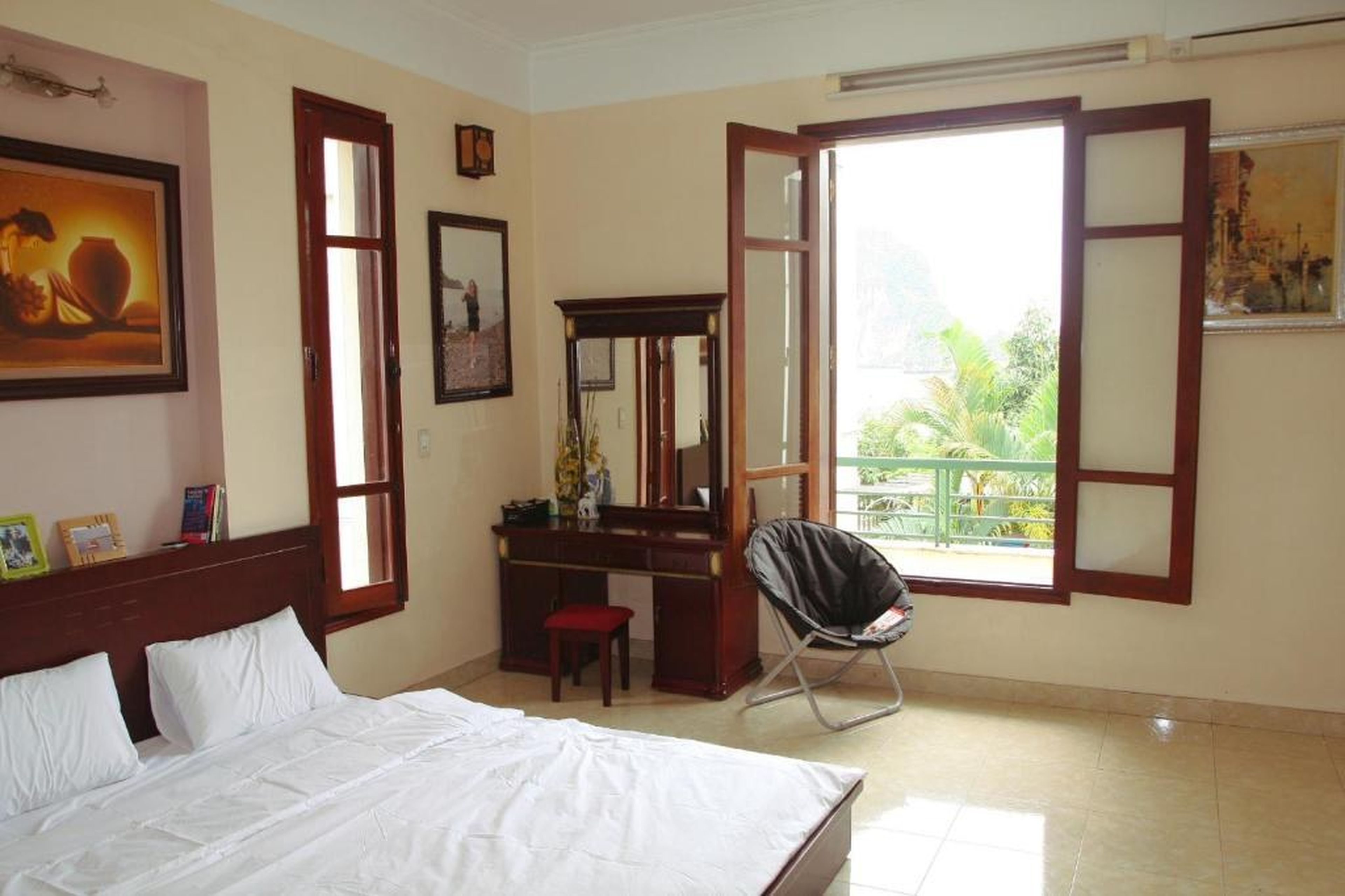 Hạ Long Lily Homestay - Hình 10