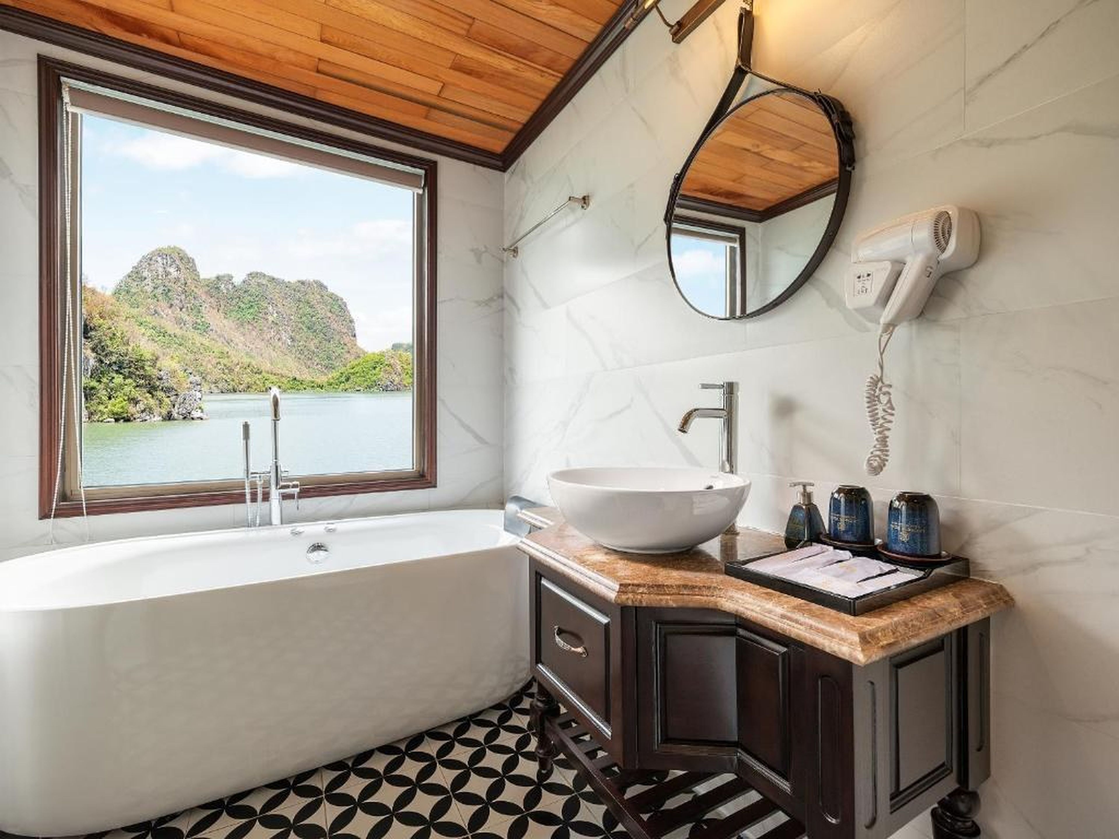 La Casta Regal 5-Star 2D1N - Lan Ha - Balcony & Bathtub Ocean View - Hình 5