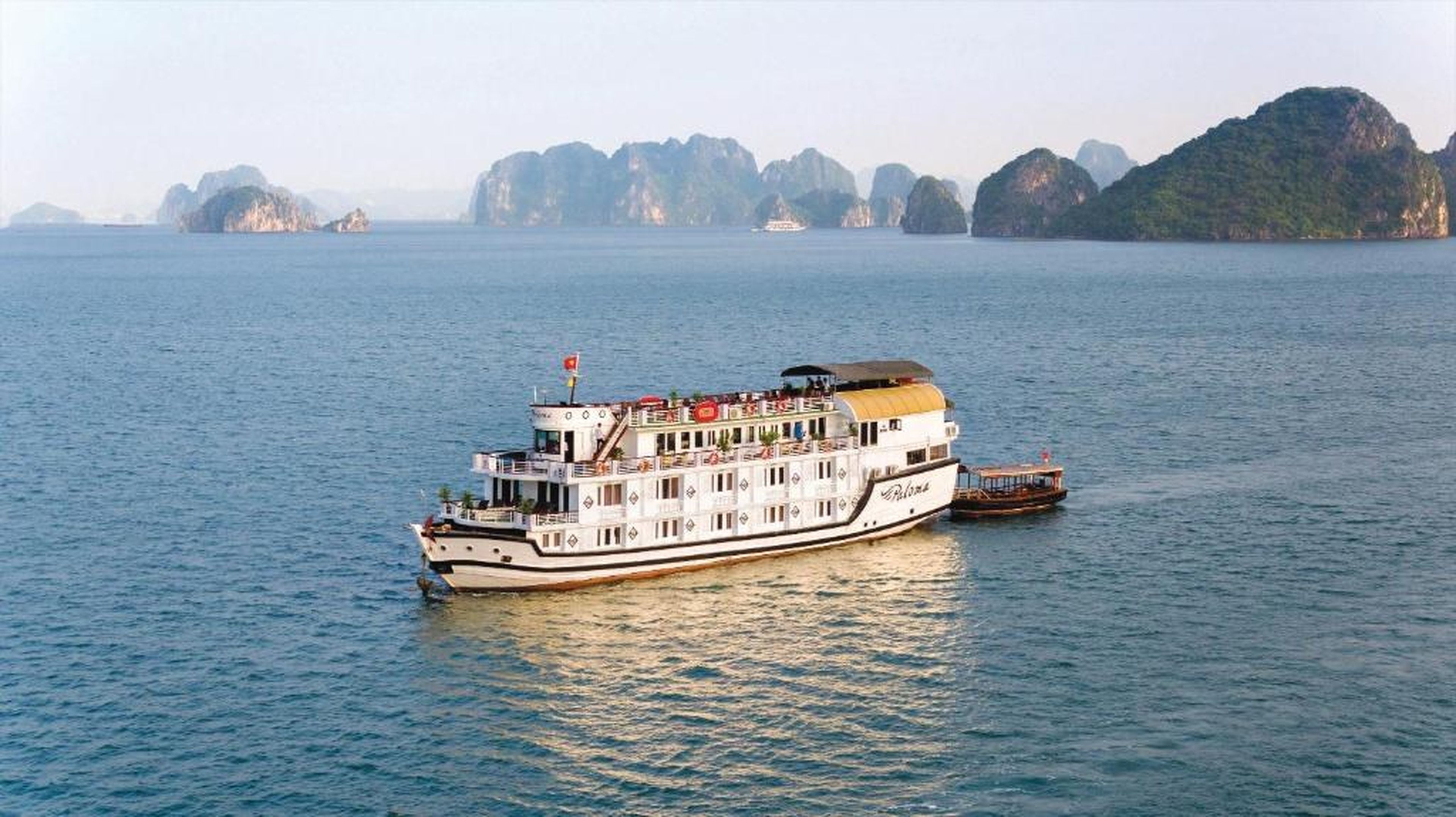 Review chi tiết chuyến đi du thuyền Hạ Long 2 ngày 1 đêm - Hình 2