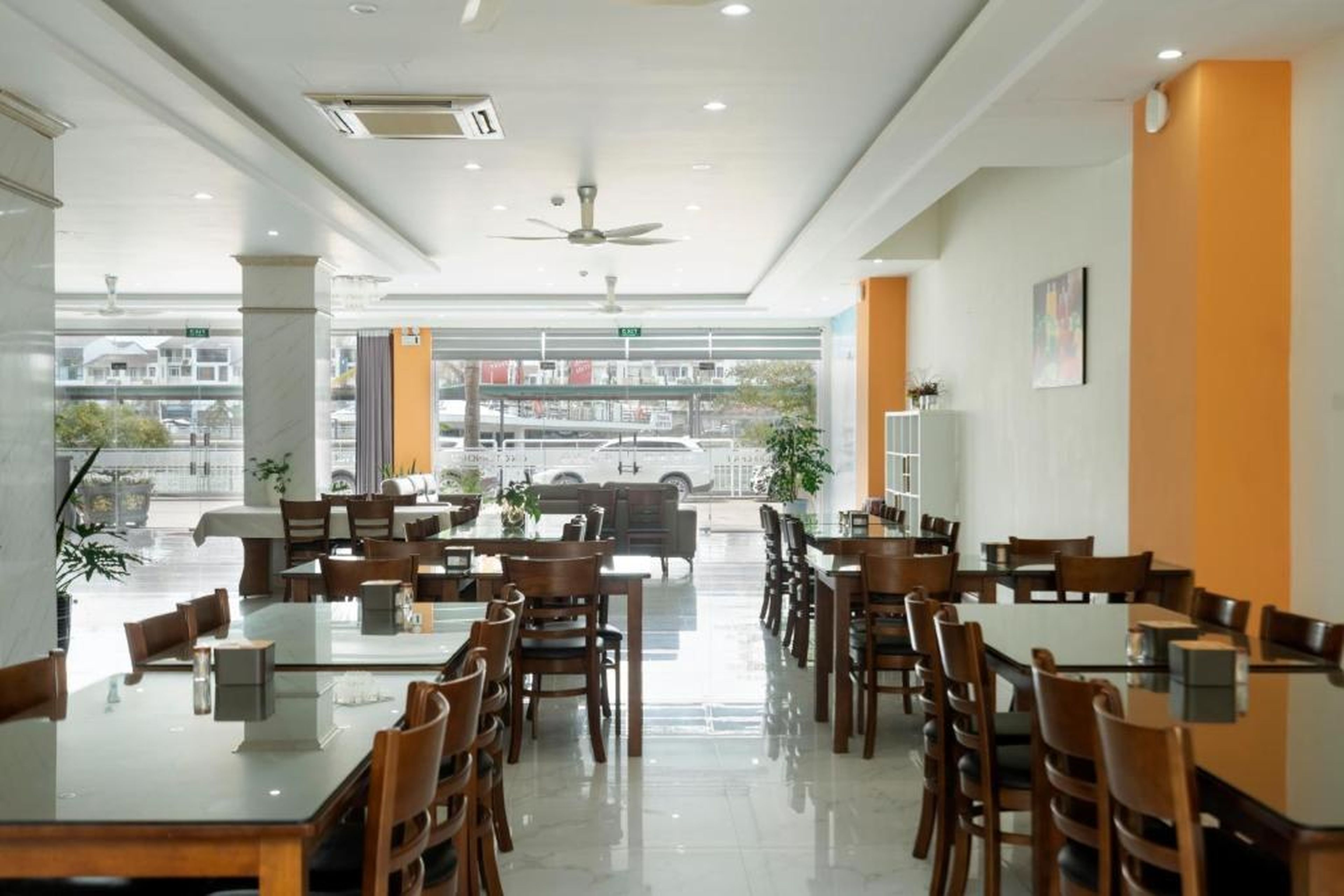 COCO Tuan Chau Hotel - Hình 5