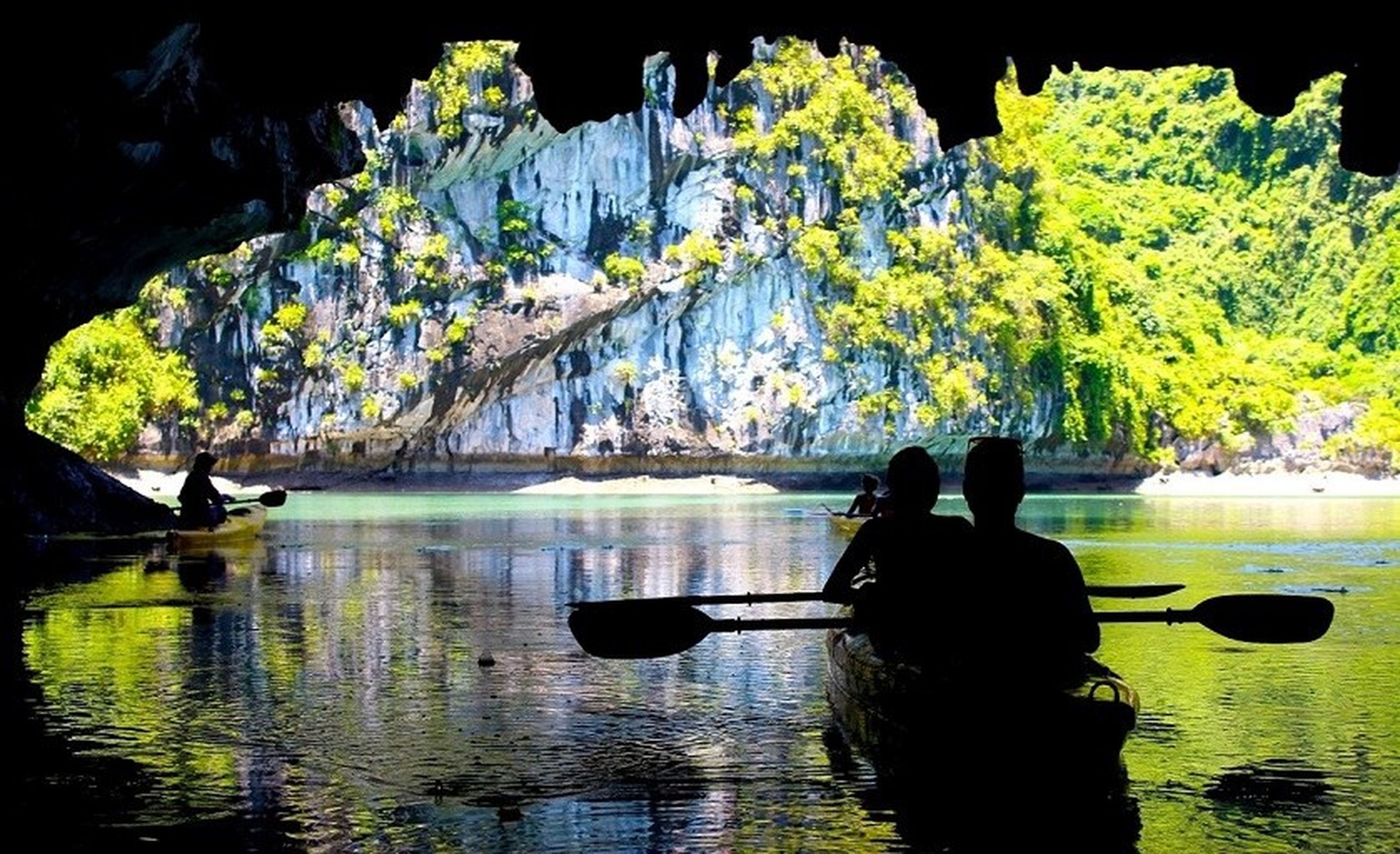 Hang Luồn Hạ Long – Chốn tiên cảnh nơi Vịnh Lan Hạ - Hình 6