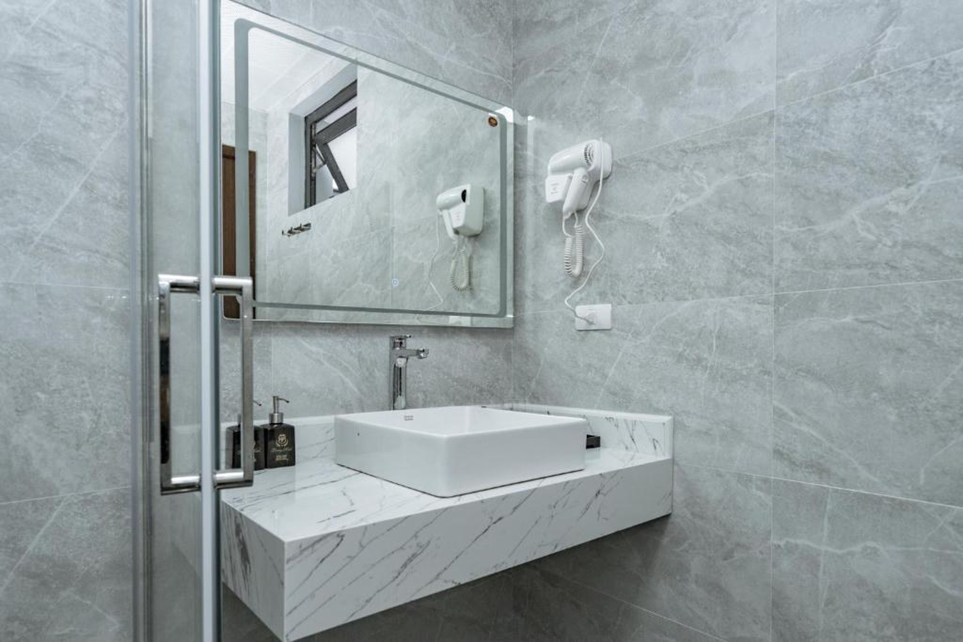 Luxury Palace Hotel - Hình 41