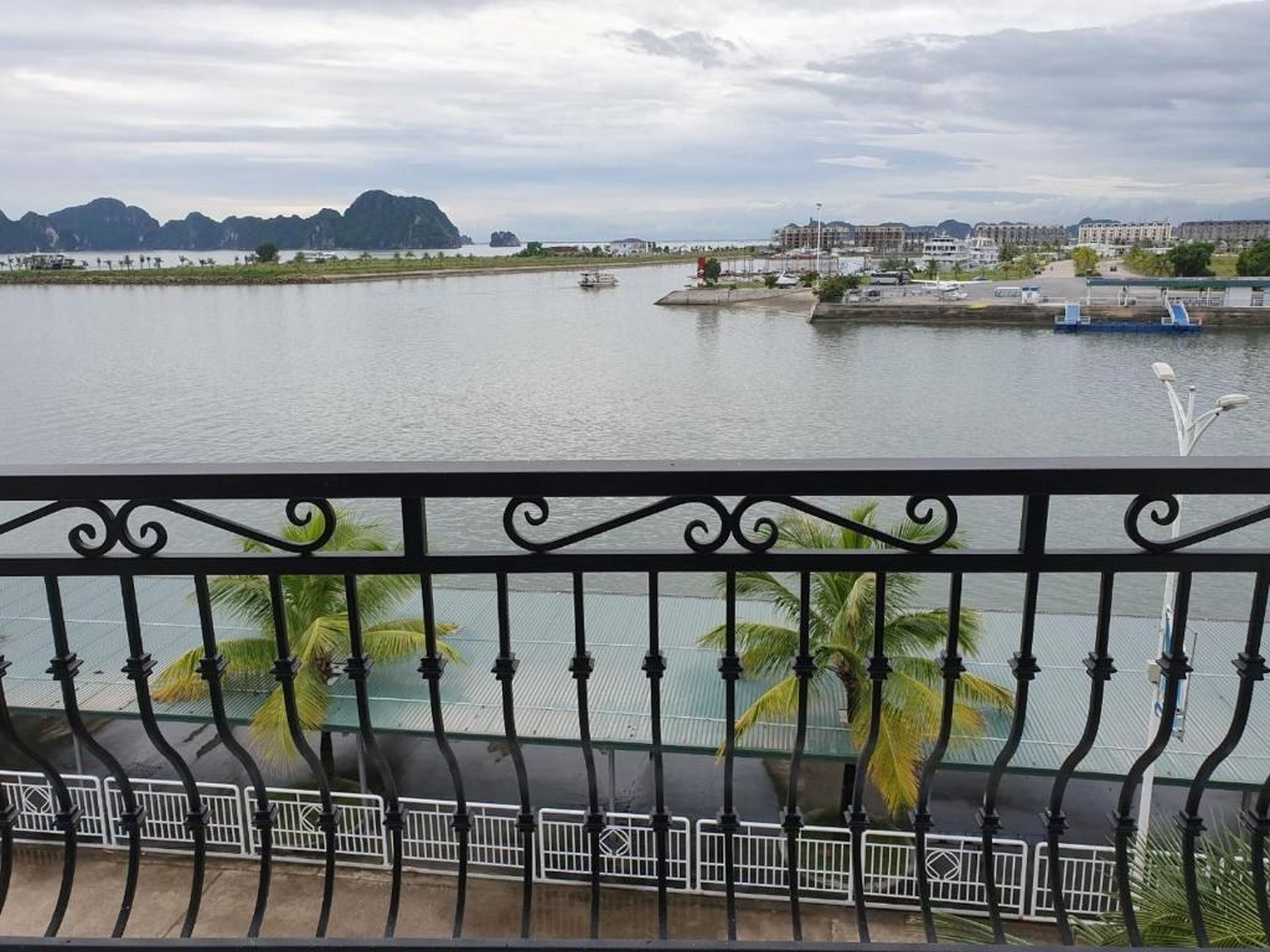 Ha Long Bay TC Hotel - Hình 24