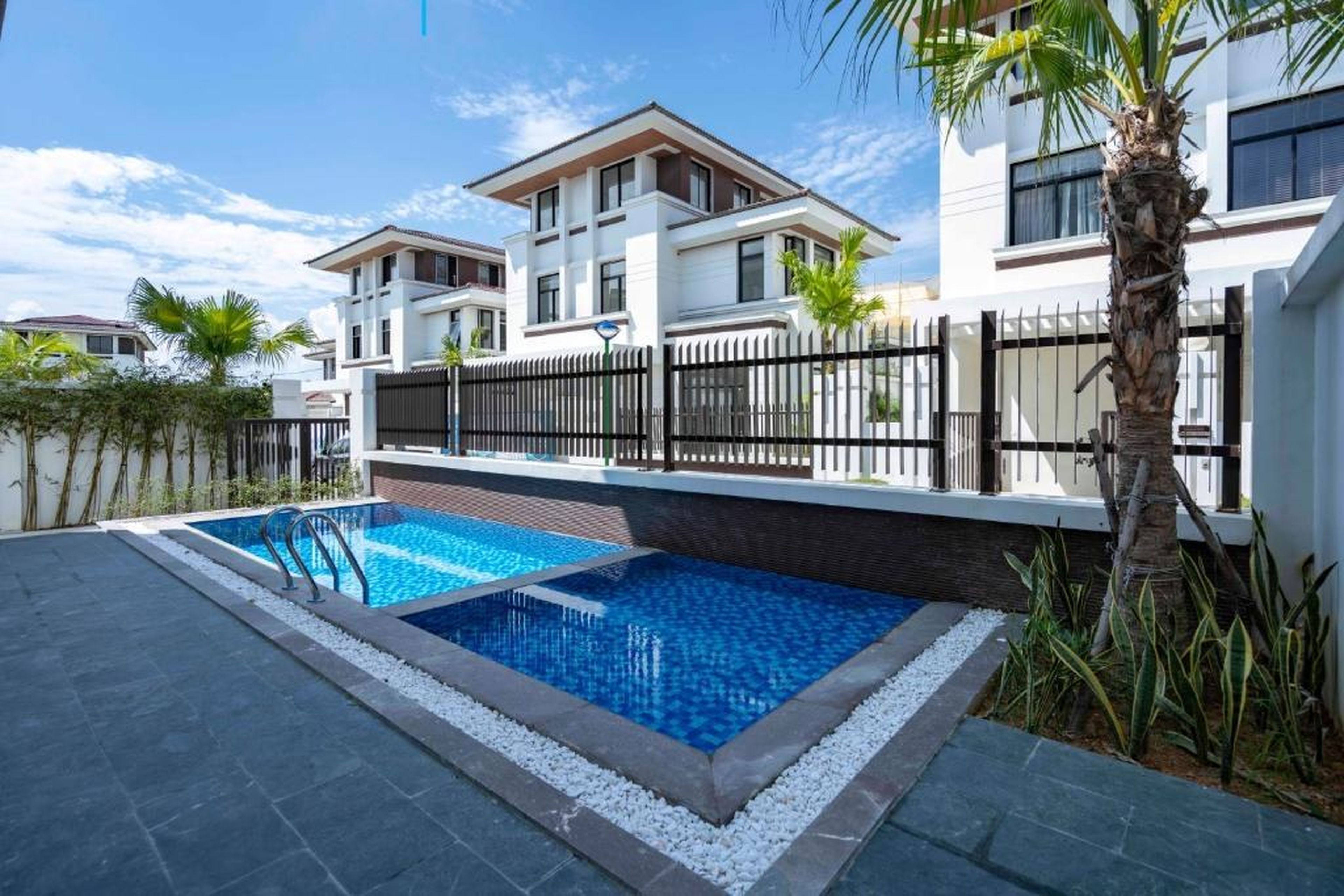 IDC White House Ha Long FLC Golf & Resort - Hình 32
