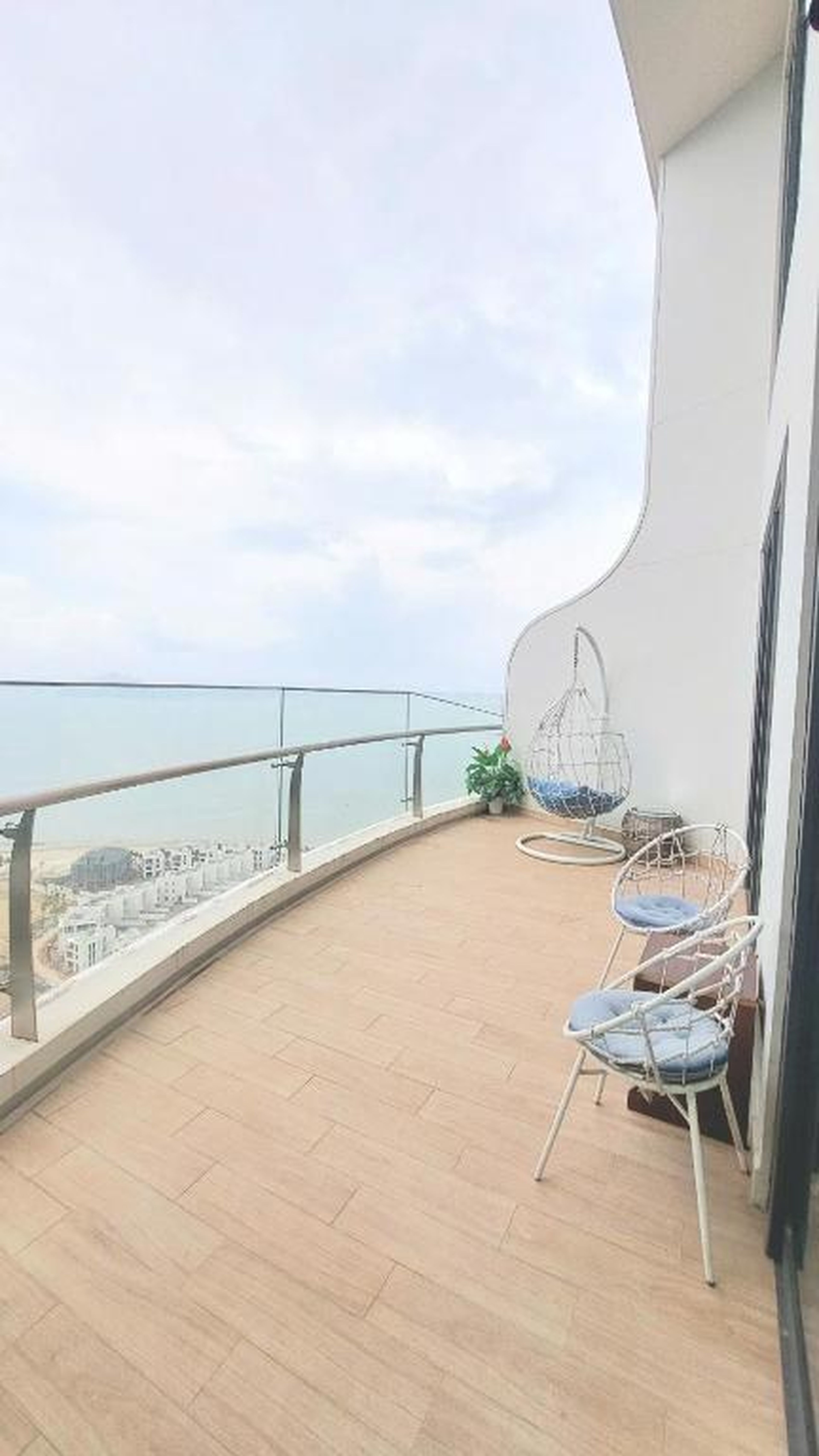 Sweet Home - Homestay apartment system at Citadines Marina Ha Long building - Hình 18