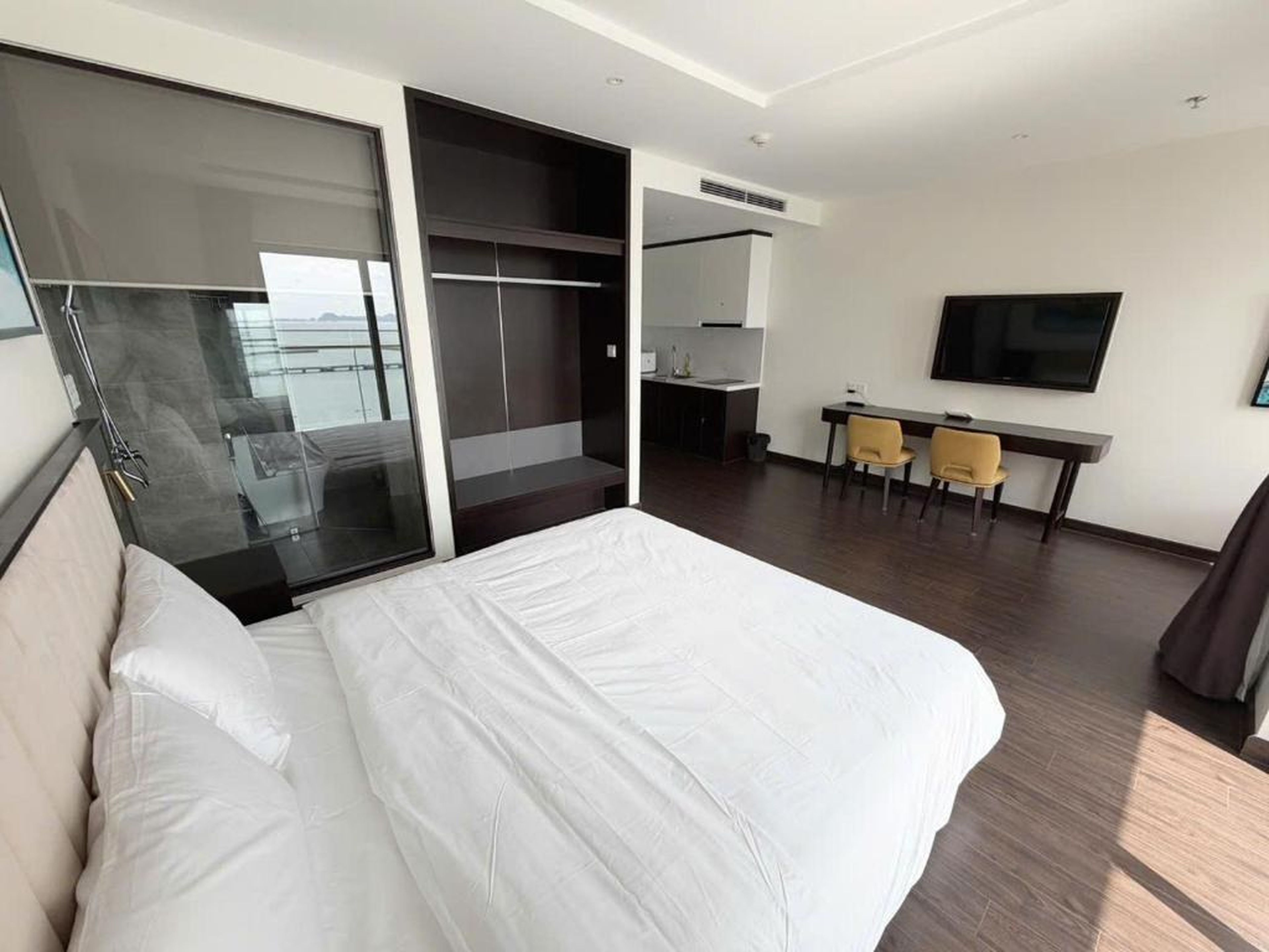 Sapphire Ha Long Apartment - Sea View - Hình 46