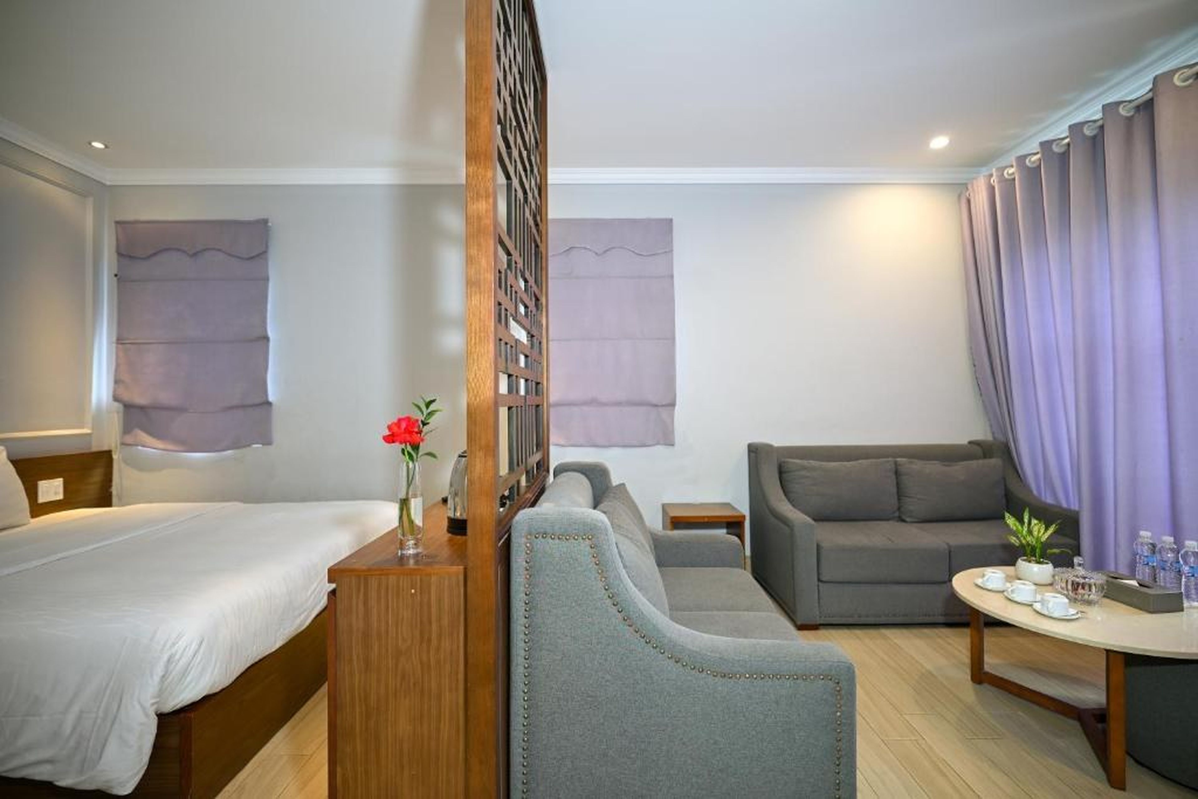 The Confetti Hotel Ha Long - Hình 31