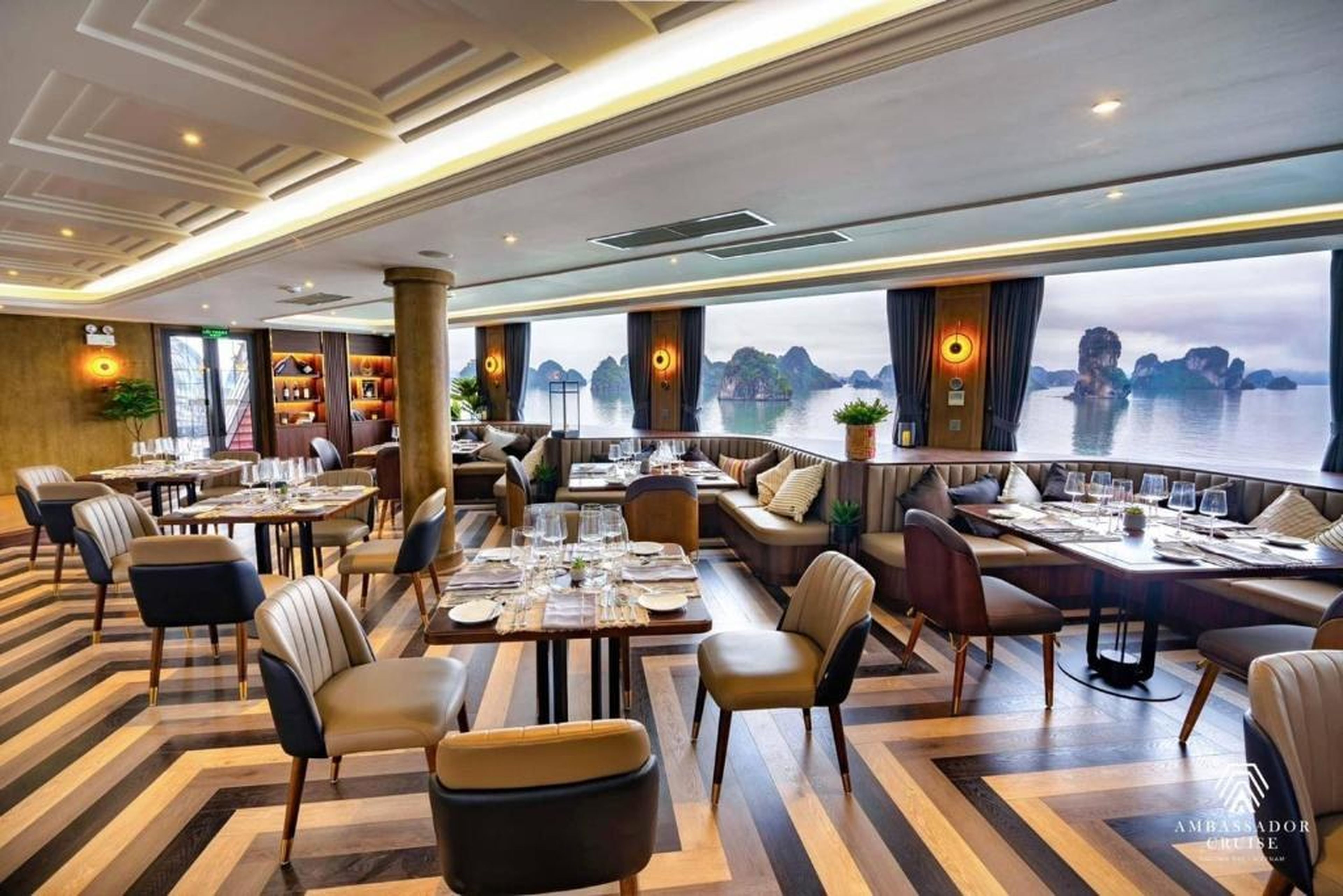 Lucasta Hotel Ha Long - Hình 8