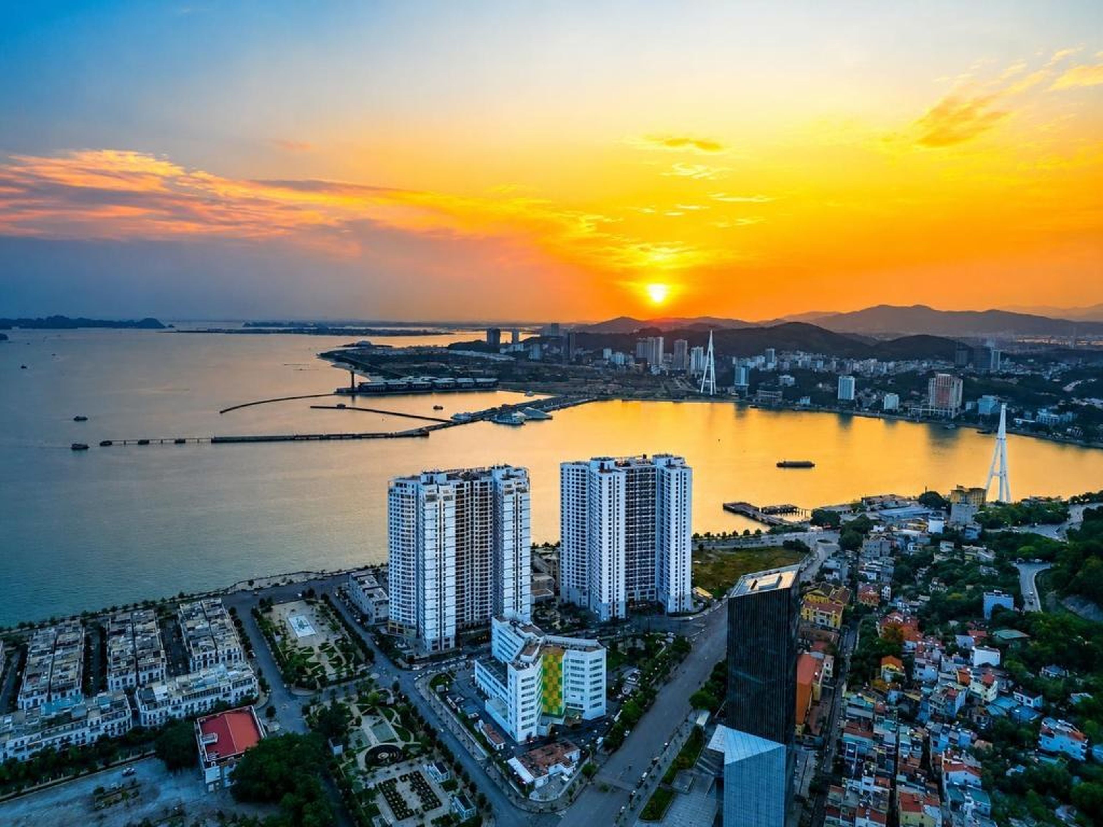 căn hộ Home Stay Sapphire S2 tiêu chuẩn khách sạn view thành phố Hạ Long rất đẹp - Hình 7