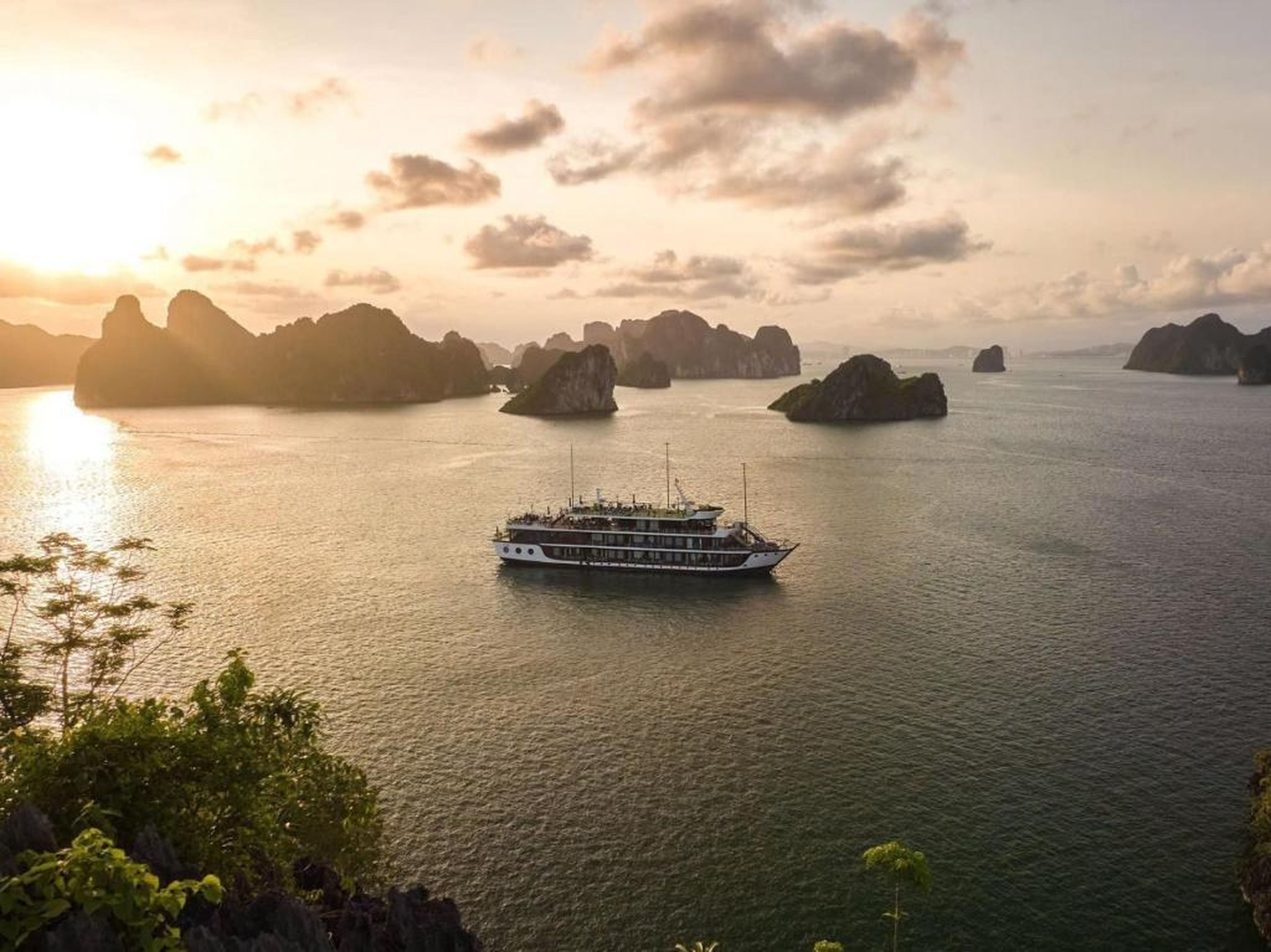 Le Journey Elegance Cruise - Hình 3
