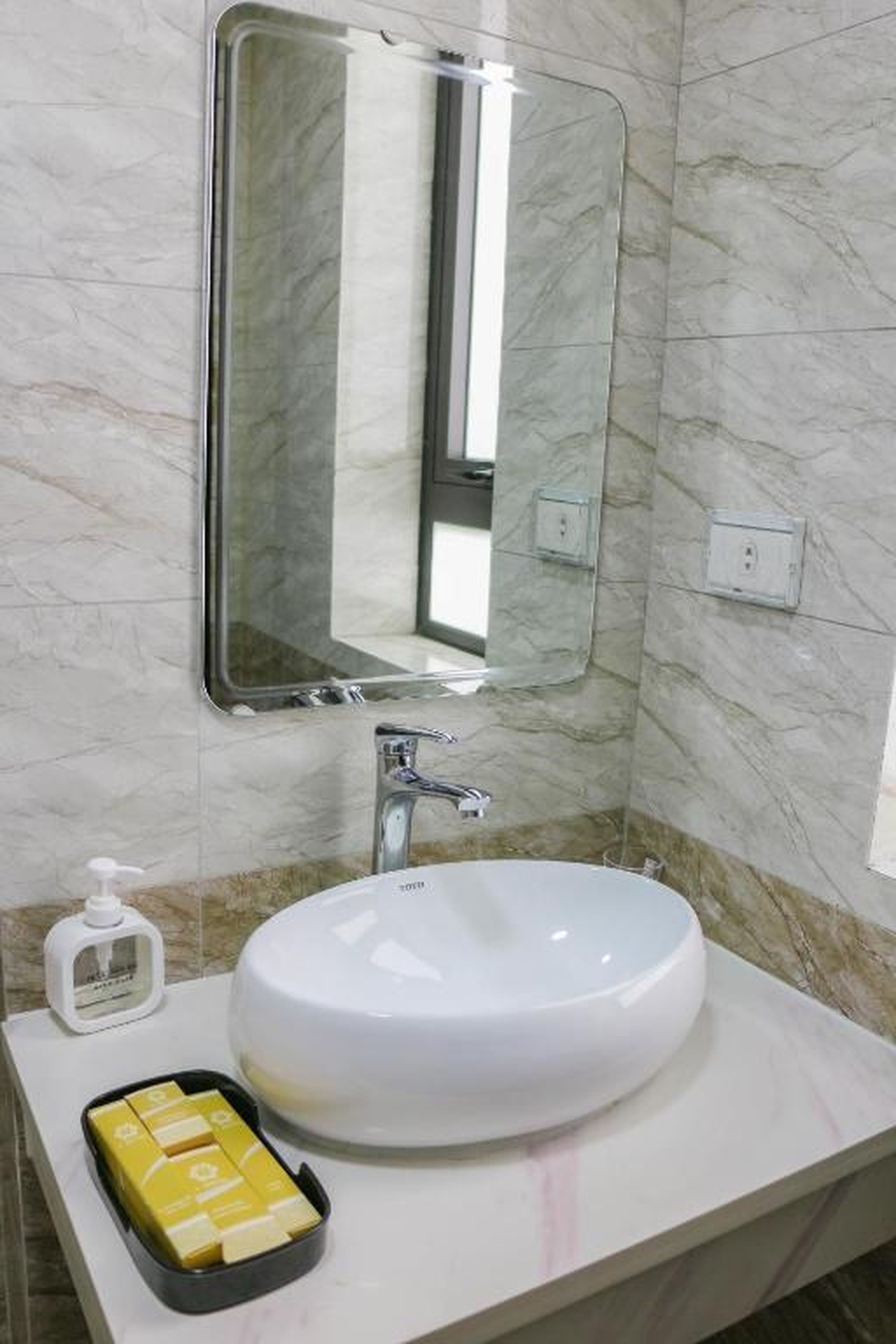 Y - Hotel - Hình 22