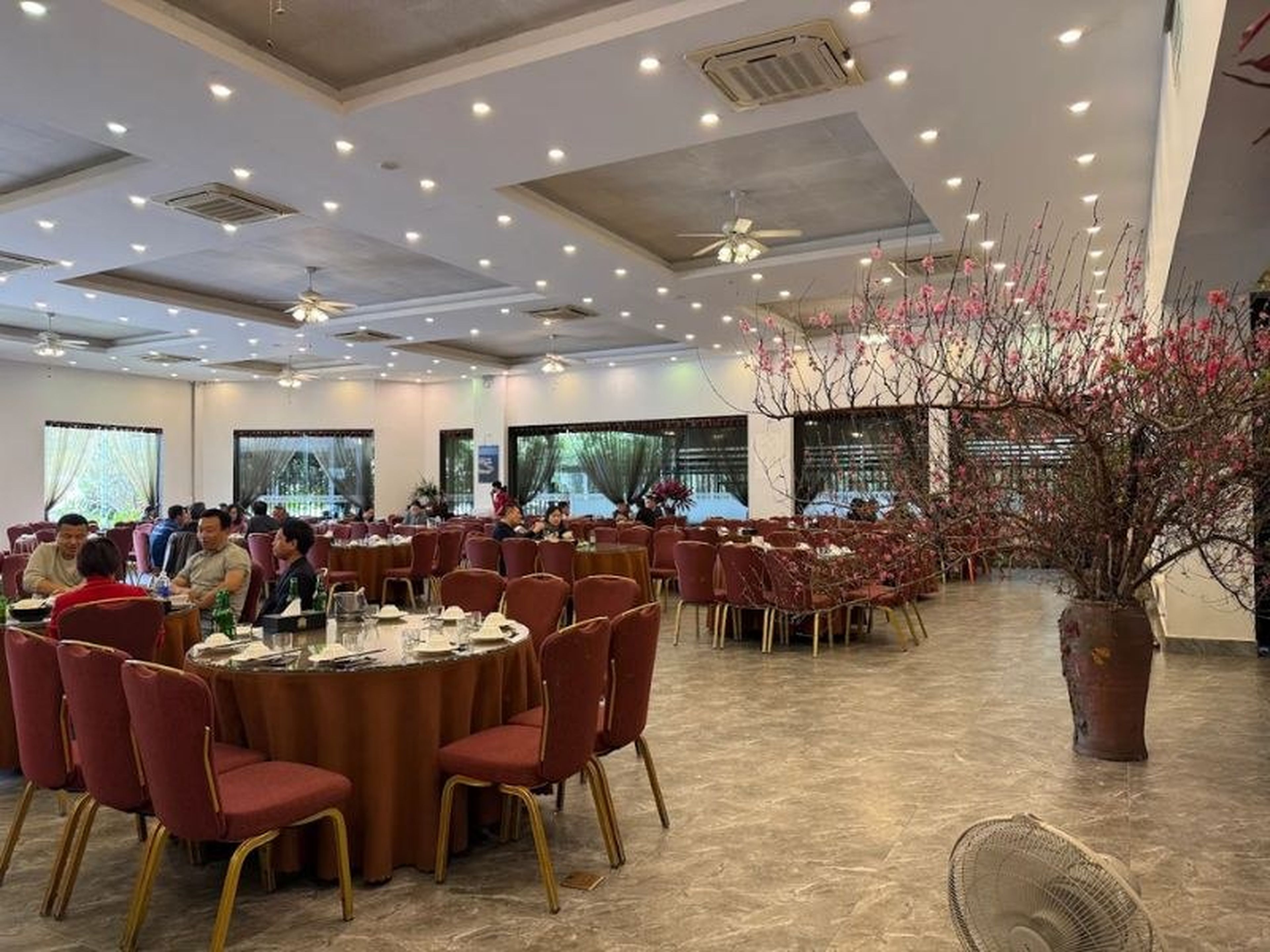 Nhà hàng Hồng Hạnh: Review hệ thống 6 chi nhánh tại Quảng Ninh - Hình 3