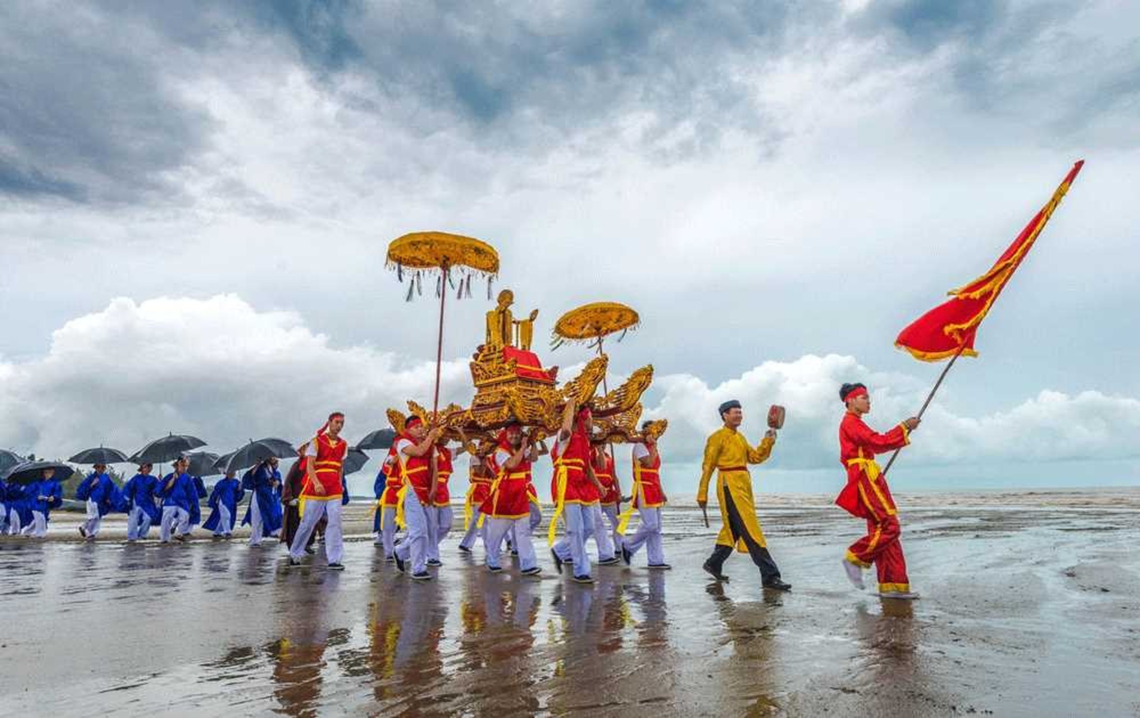 Уникальный фестиваль гребли Quan Lạn в Вандоне, Куангнинь - Hình 1