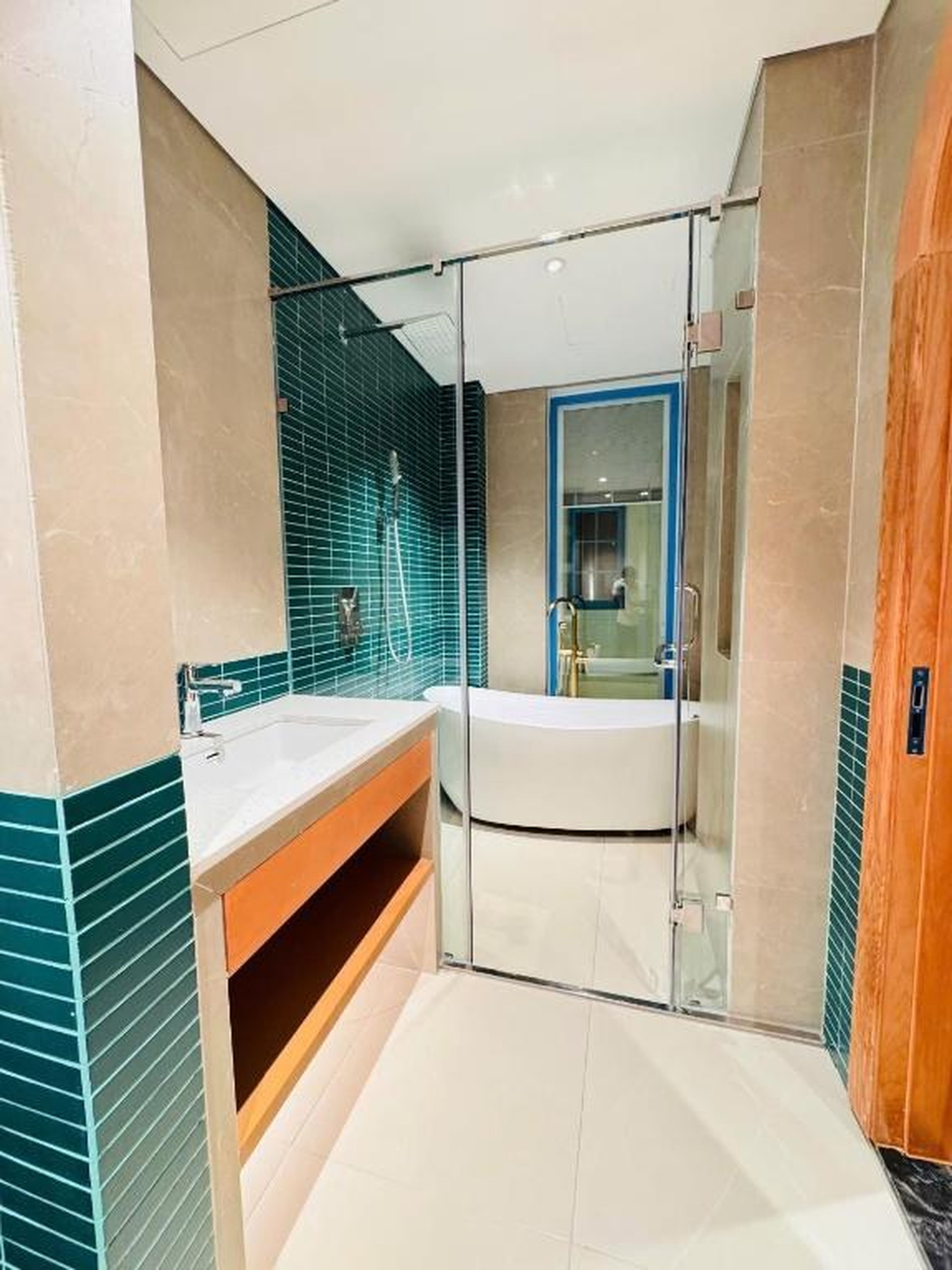 S Villa Ha Long - City Center, Near Beach - 6BR Private Villa with Pool, Jacuzzi, Sauna, Karaoke - Hình 46