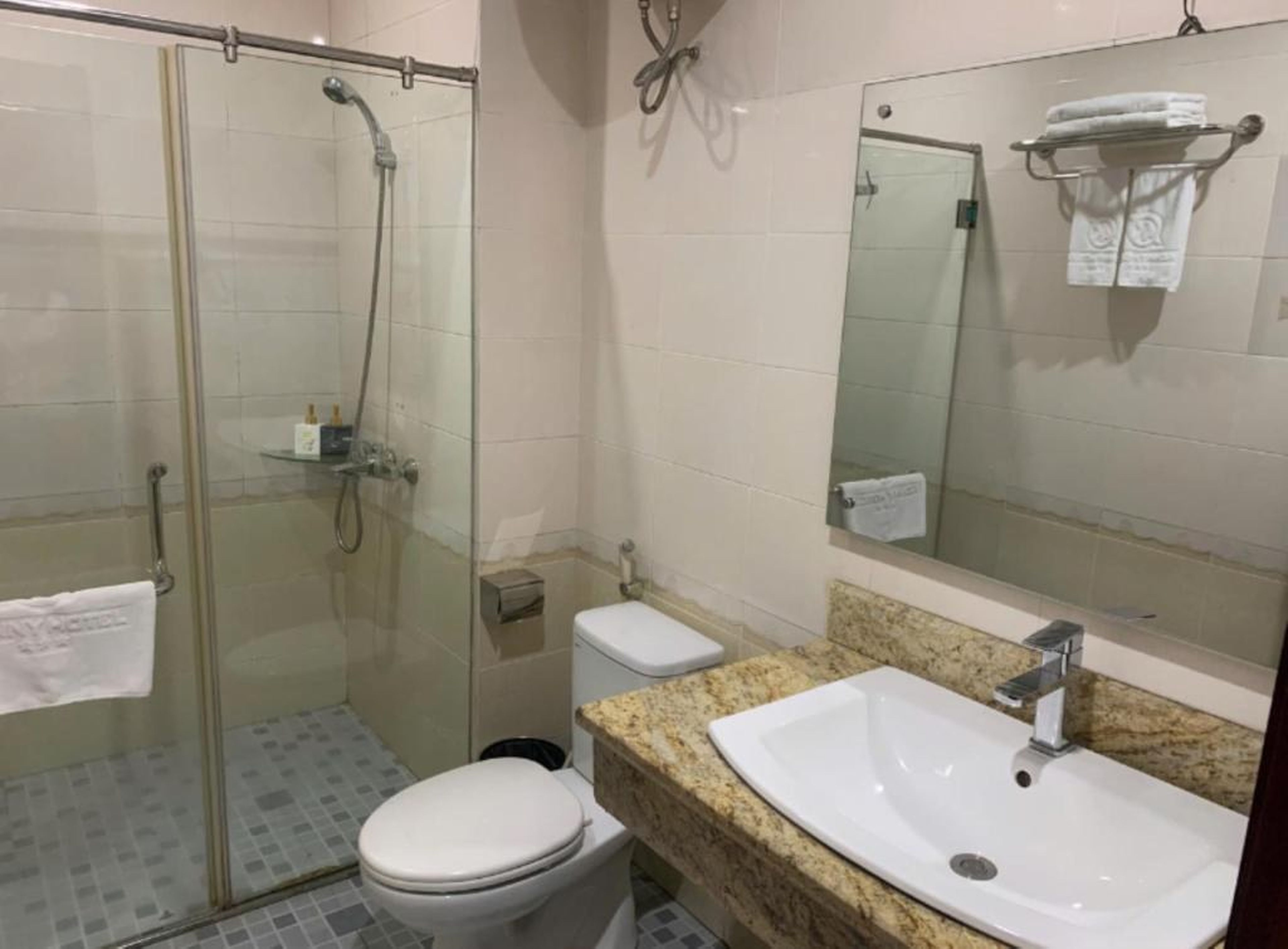 Kenny Hotel Ha Long - Hình 40
