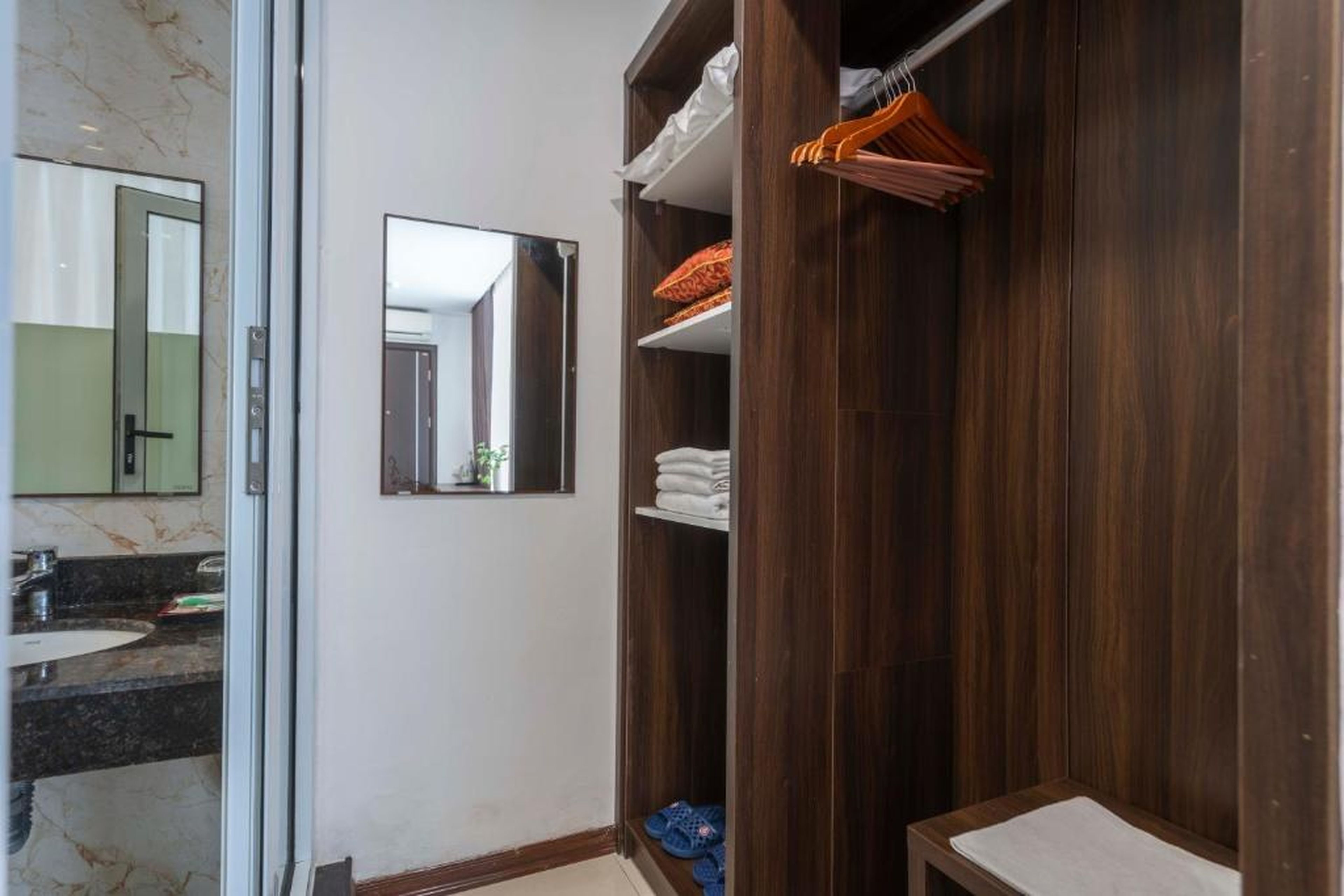 COCO Tuan Chau Hotel - Hình 3