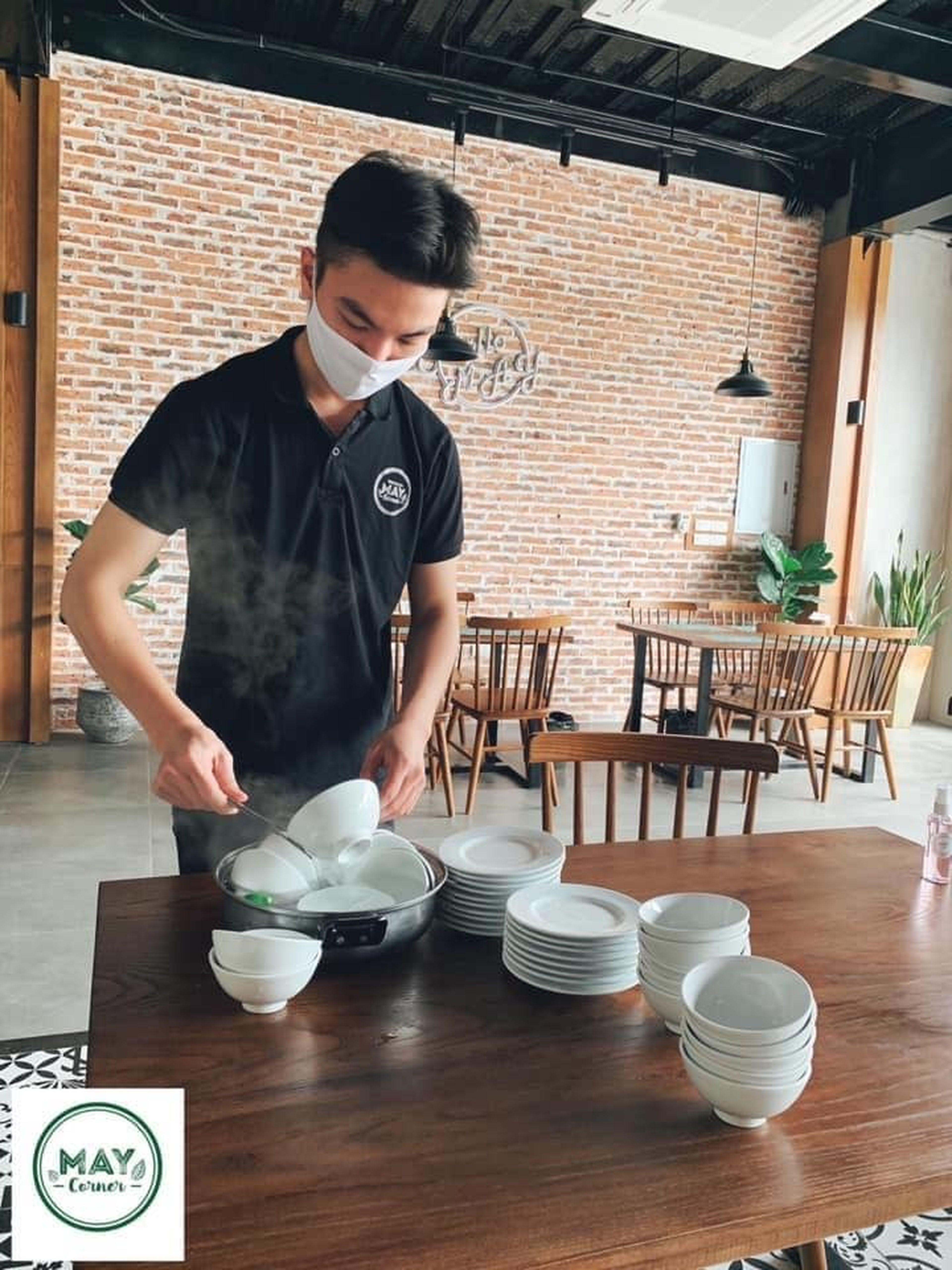Nhà hàng May Corner Hạ Long - Thiên đường ẩm thực vạn người mê - Hình 1