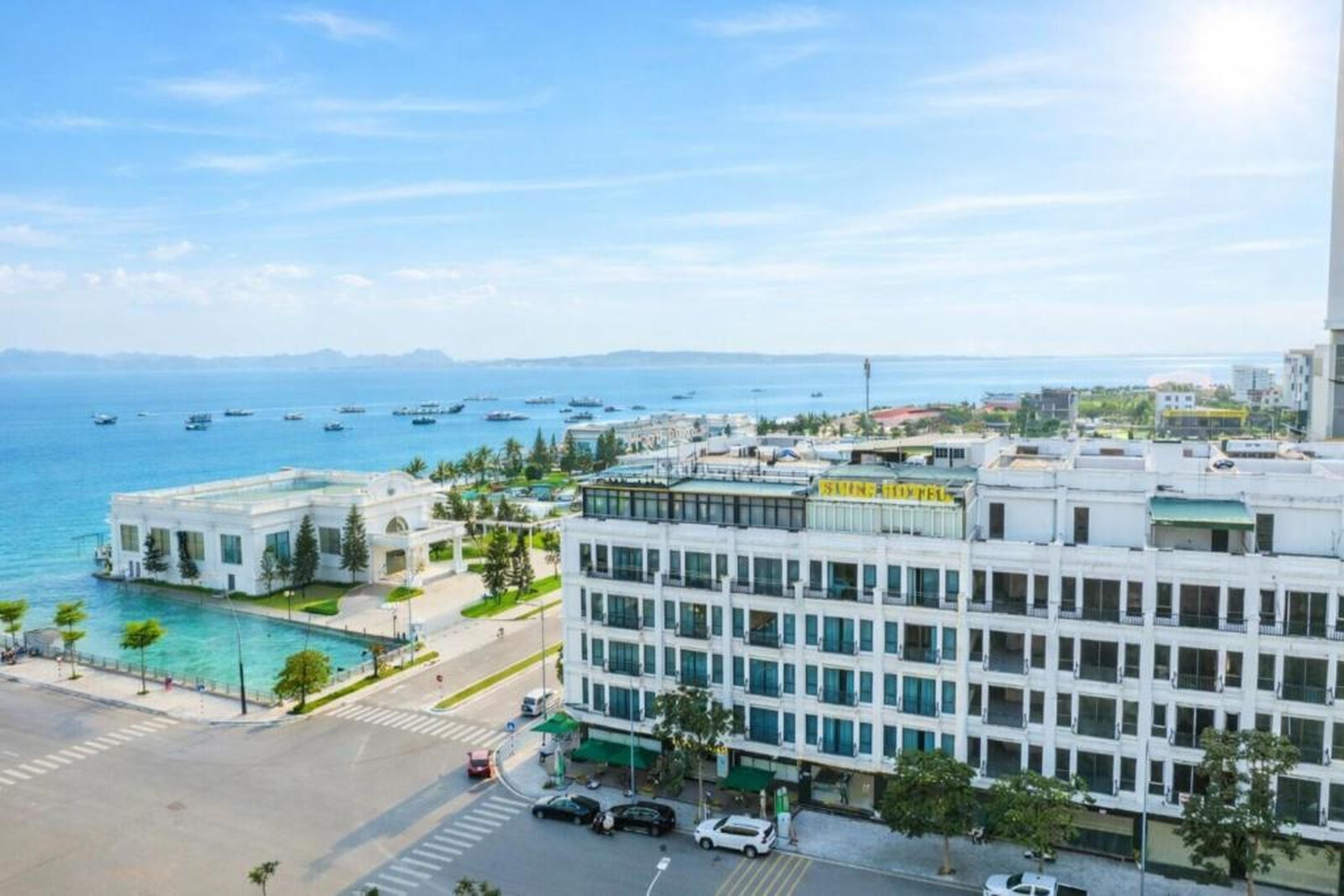 River Hotel Hạ Long - Hình 1