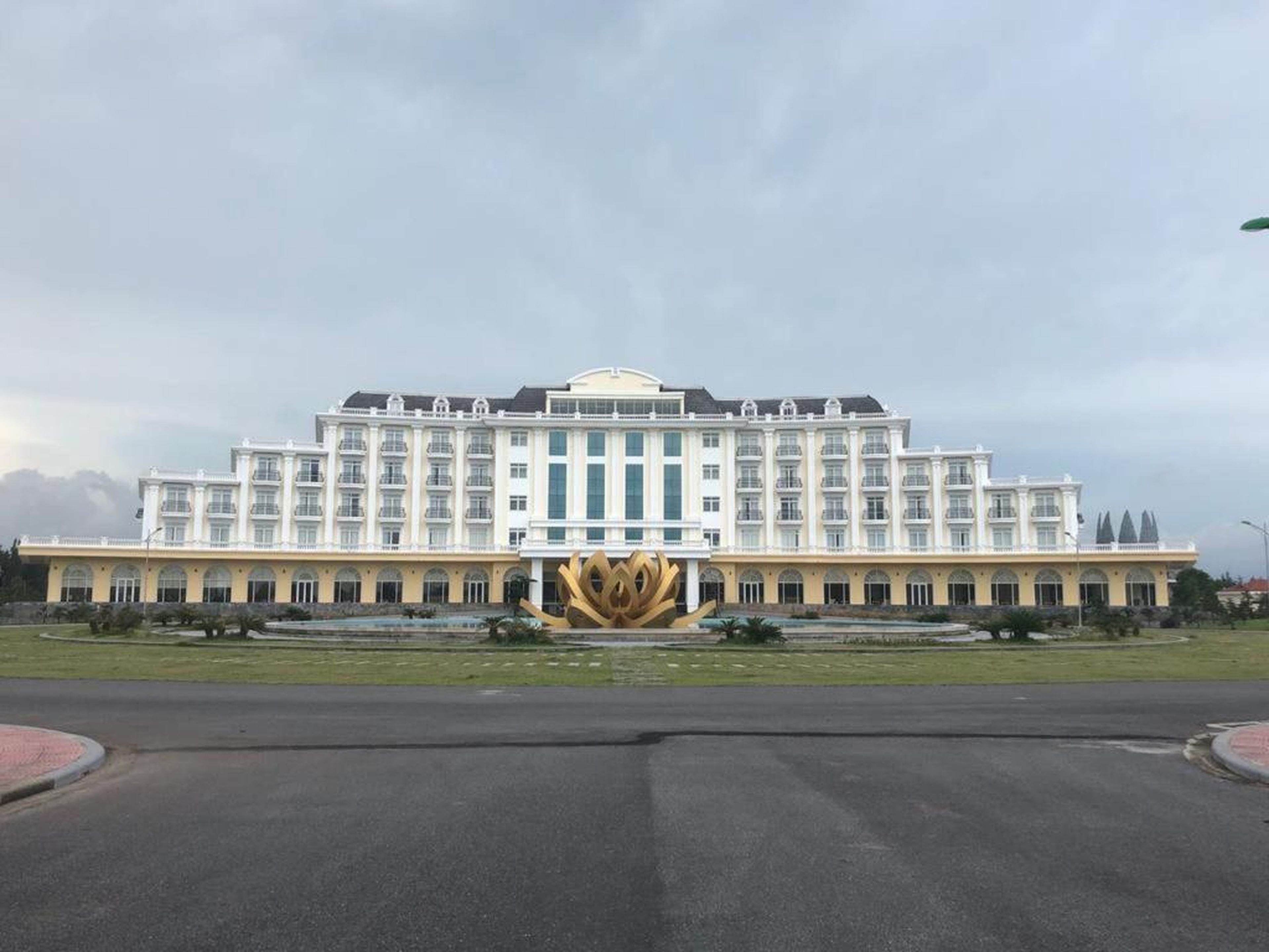 Tips for Independent Travel to Tra Co, Quang Ninh for First-Time Visitors - Hình 3