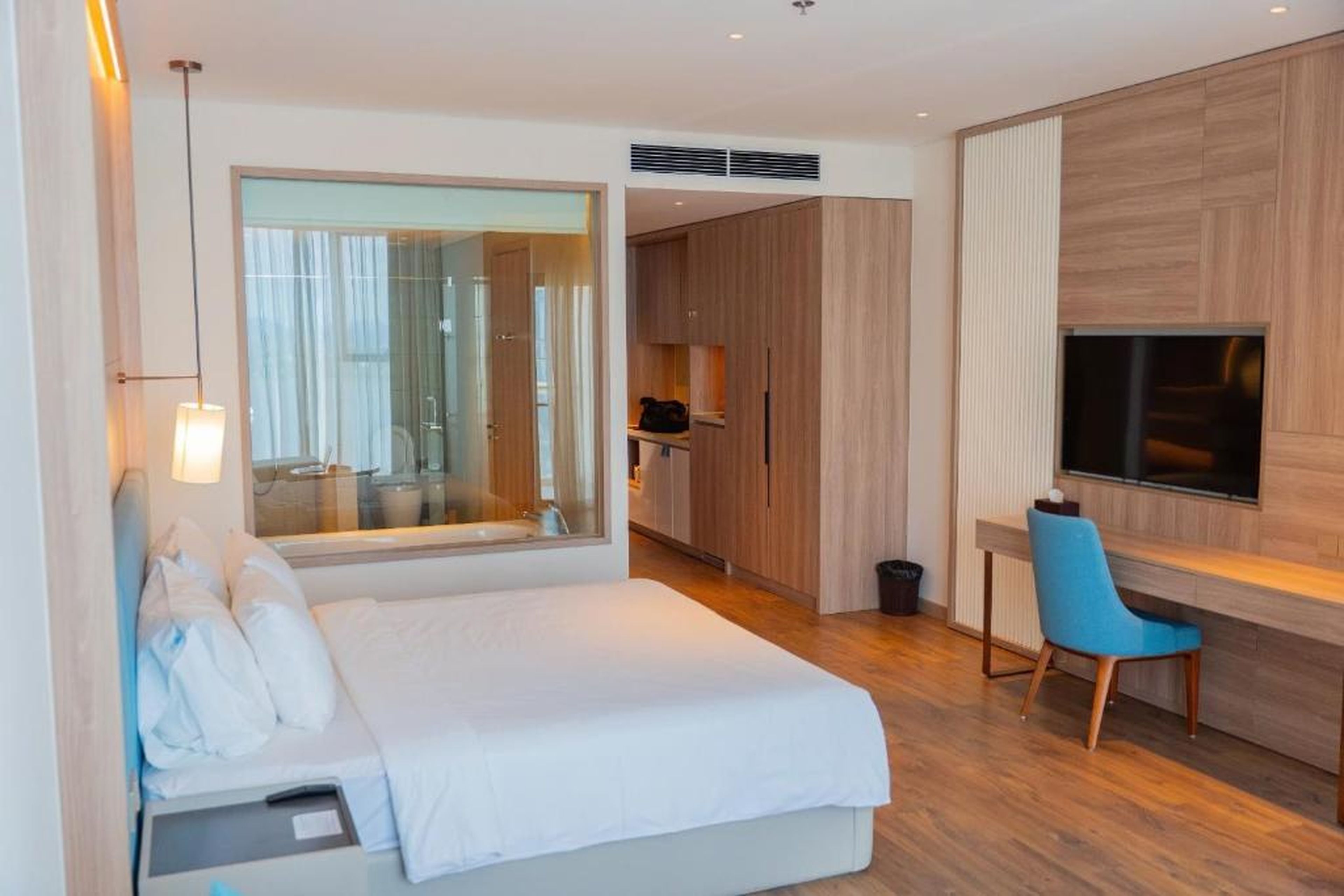 A La Carte Ha long Bay Apartment By JUNHOME - Hình 47