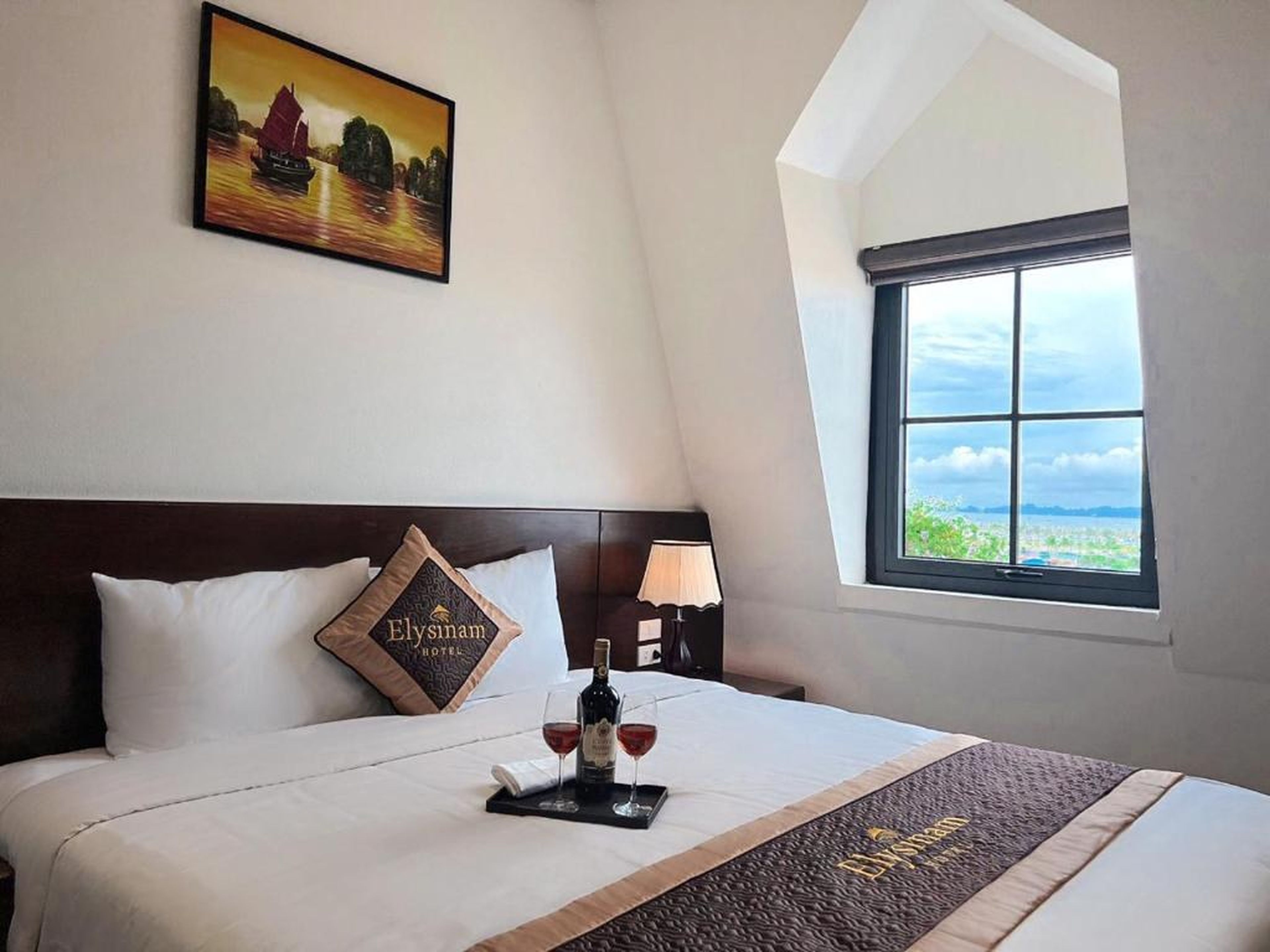 Elysinam Boutique Hotel Ha Long - Hình 4