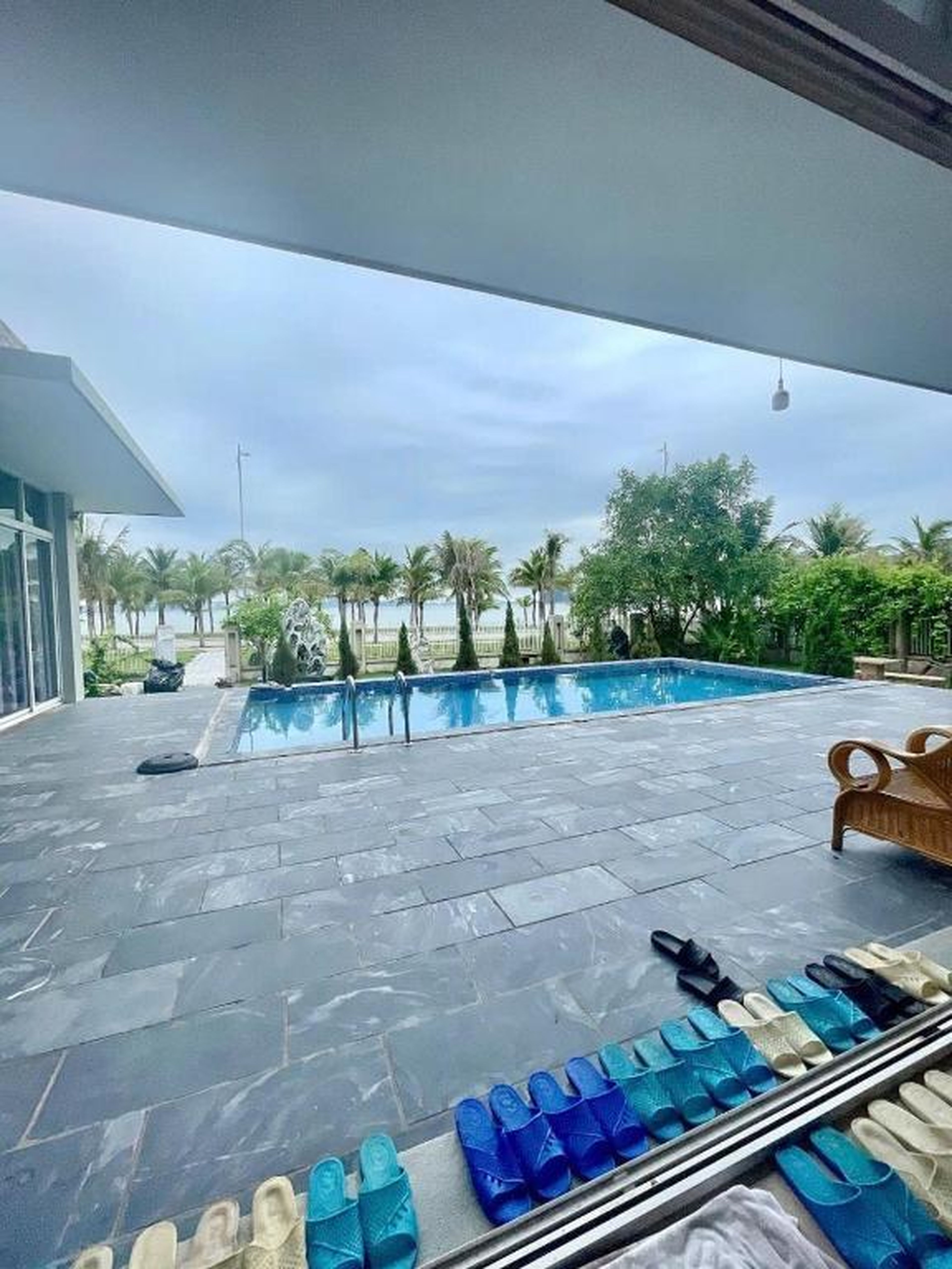 Chuỗi Homestay 8 ngủ bể bơi riêng - gần biển tại Tuần Châu - Hình 32