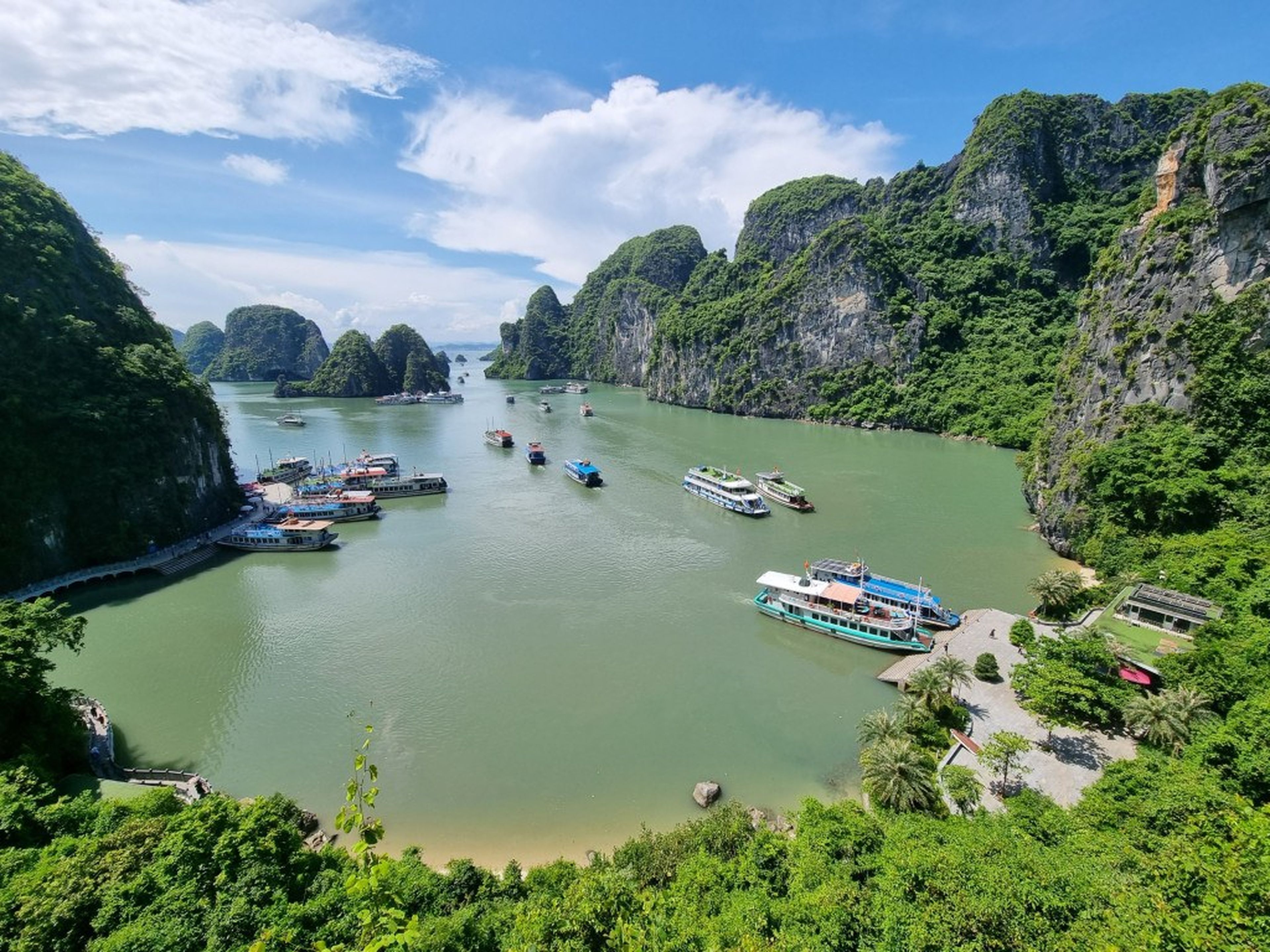 Top 4 tour miền Bắc có mức giá hấp dẫn tại iVIVU cho chuyến khám phá bất tận - Hình 5