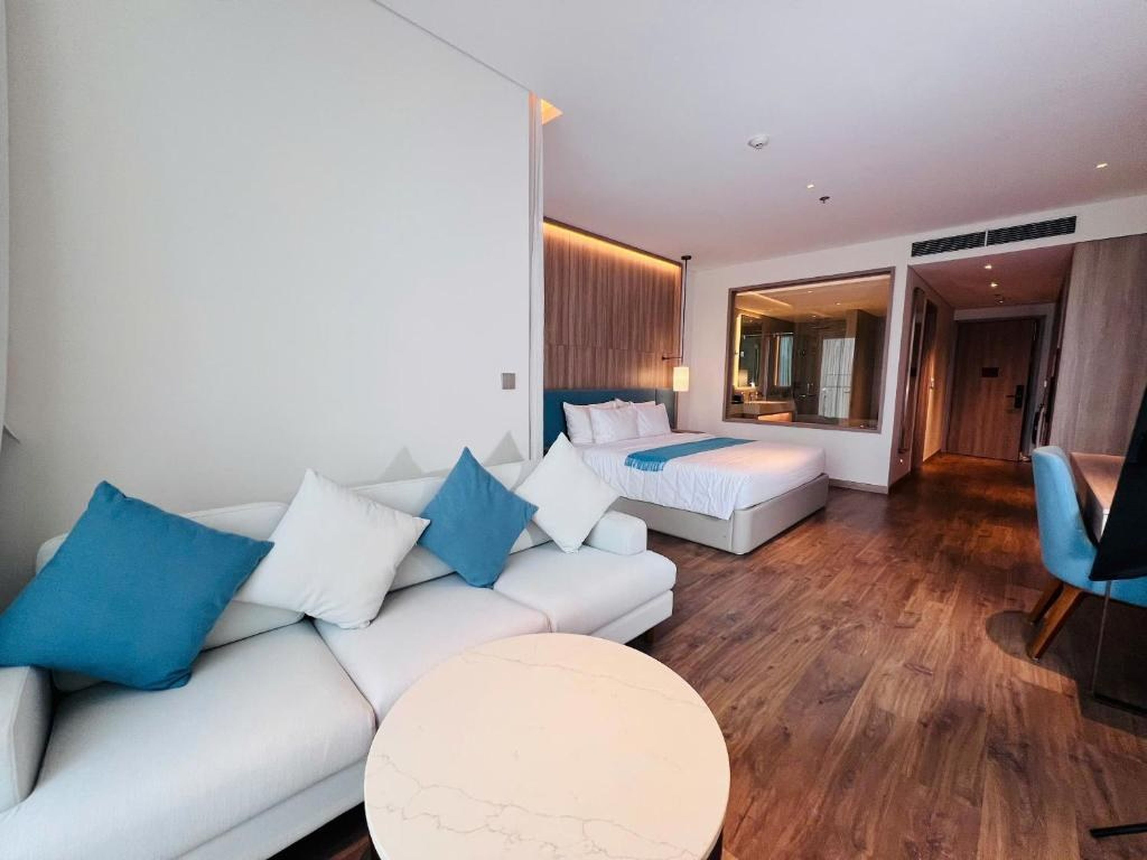 A La Carte Ha Long Apartments by Kevin & Anna - Hình 16