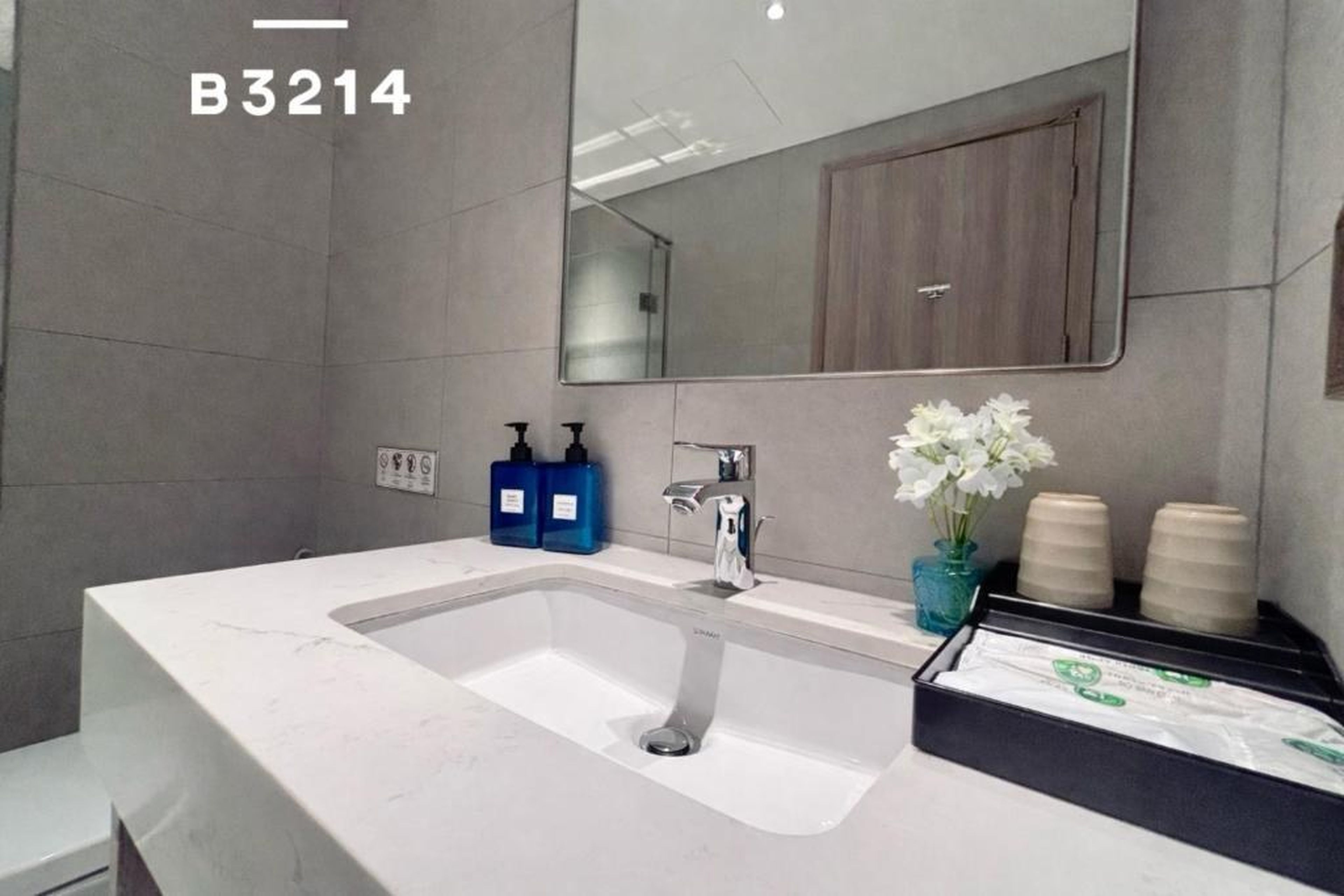 A La Carte Ha Long Oceanview Panoramic 2BR2WC 75m2 Suite with balcony - Hình 4