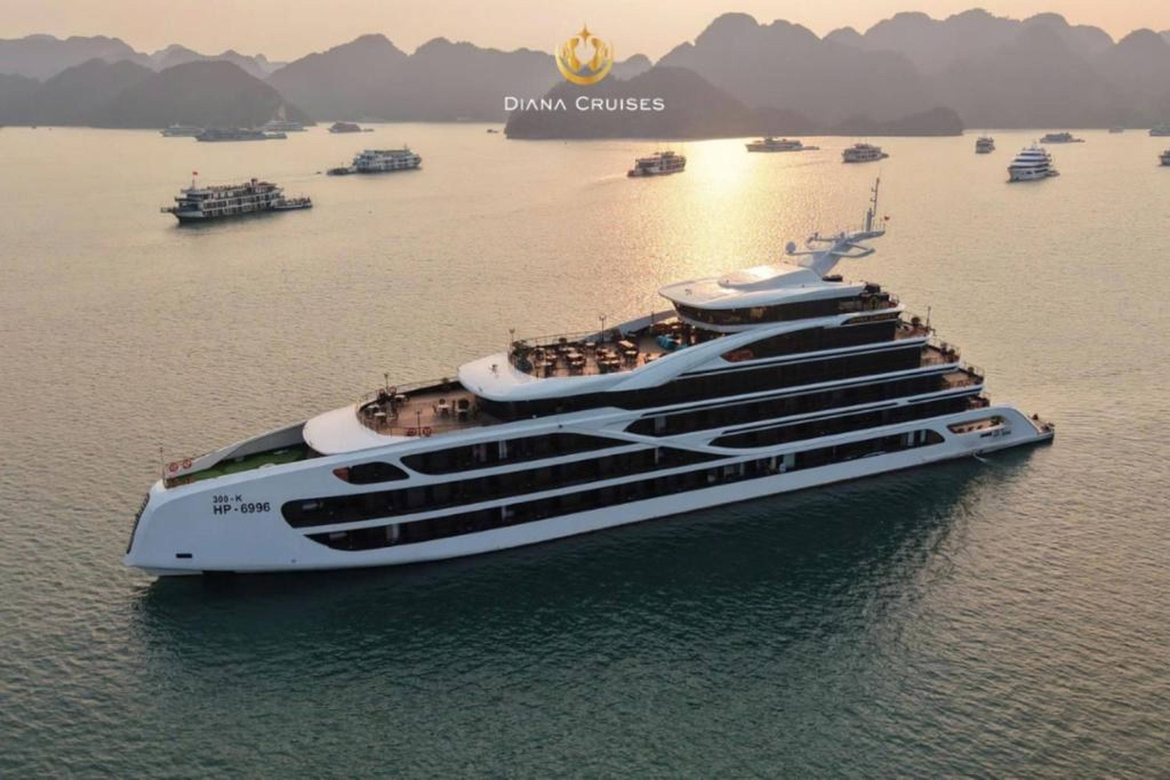 Diana Cruises Halong Bay - Luxury by Venus Group - Hình 11