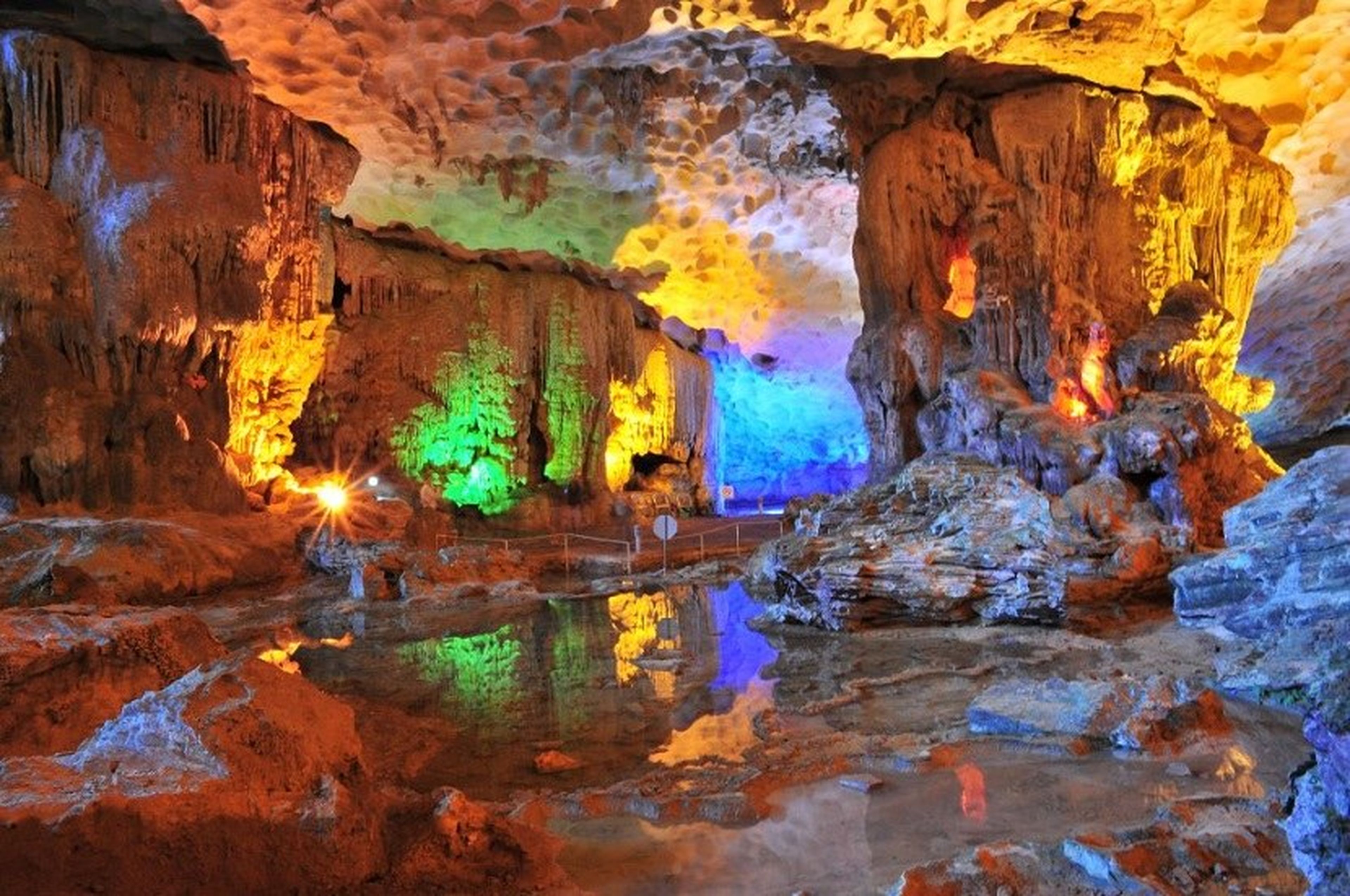 Tour Hạ Long 2N1D: Vi vu Vịnh Hạ Long – Hạ Long Park – Bãi Cháy đầy hấp dẫn - Hình 3
