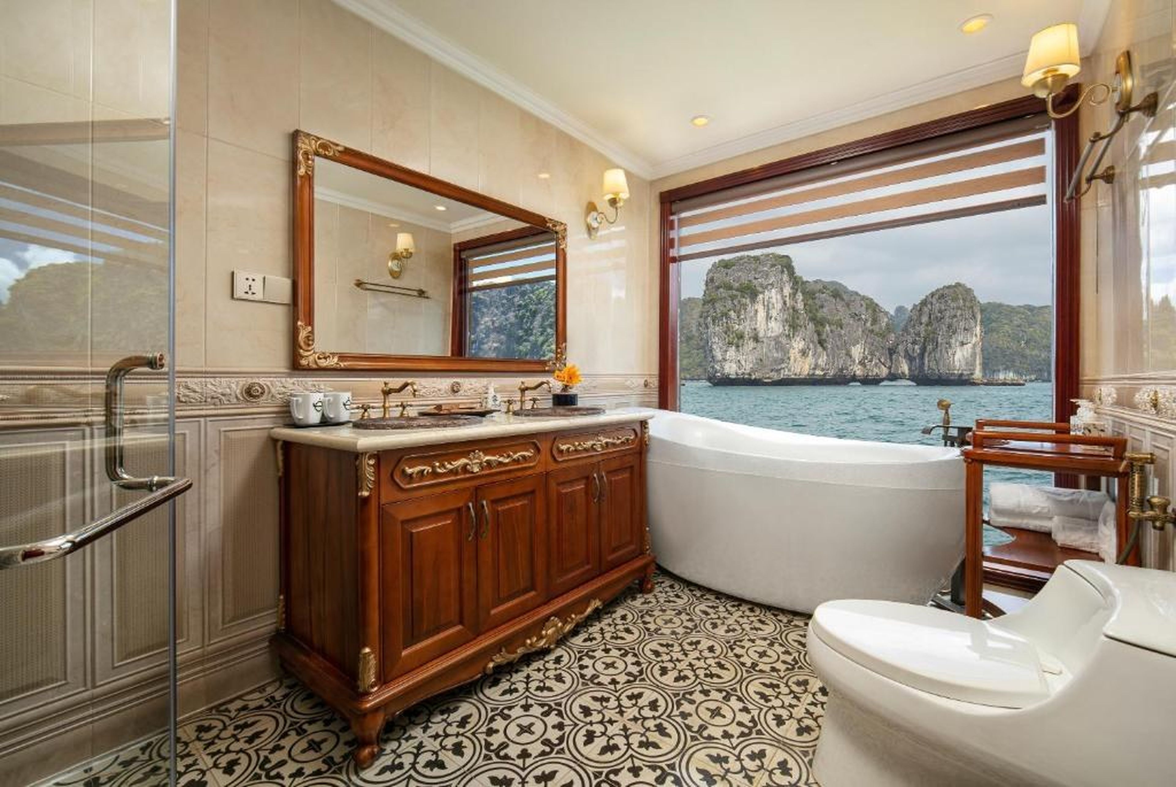 Emperor Cruises Legacy Ha Long - Hình 33