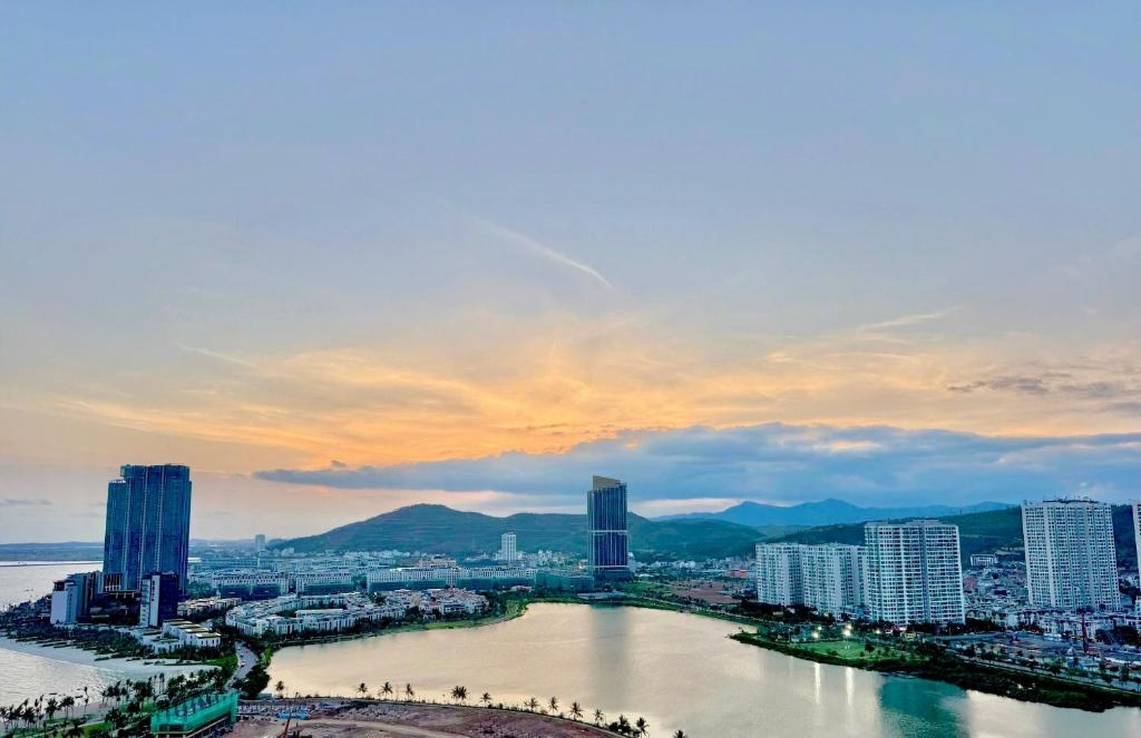 Studio in Citadines Marina Ha Long - Hình 3