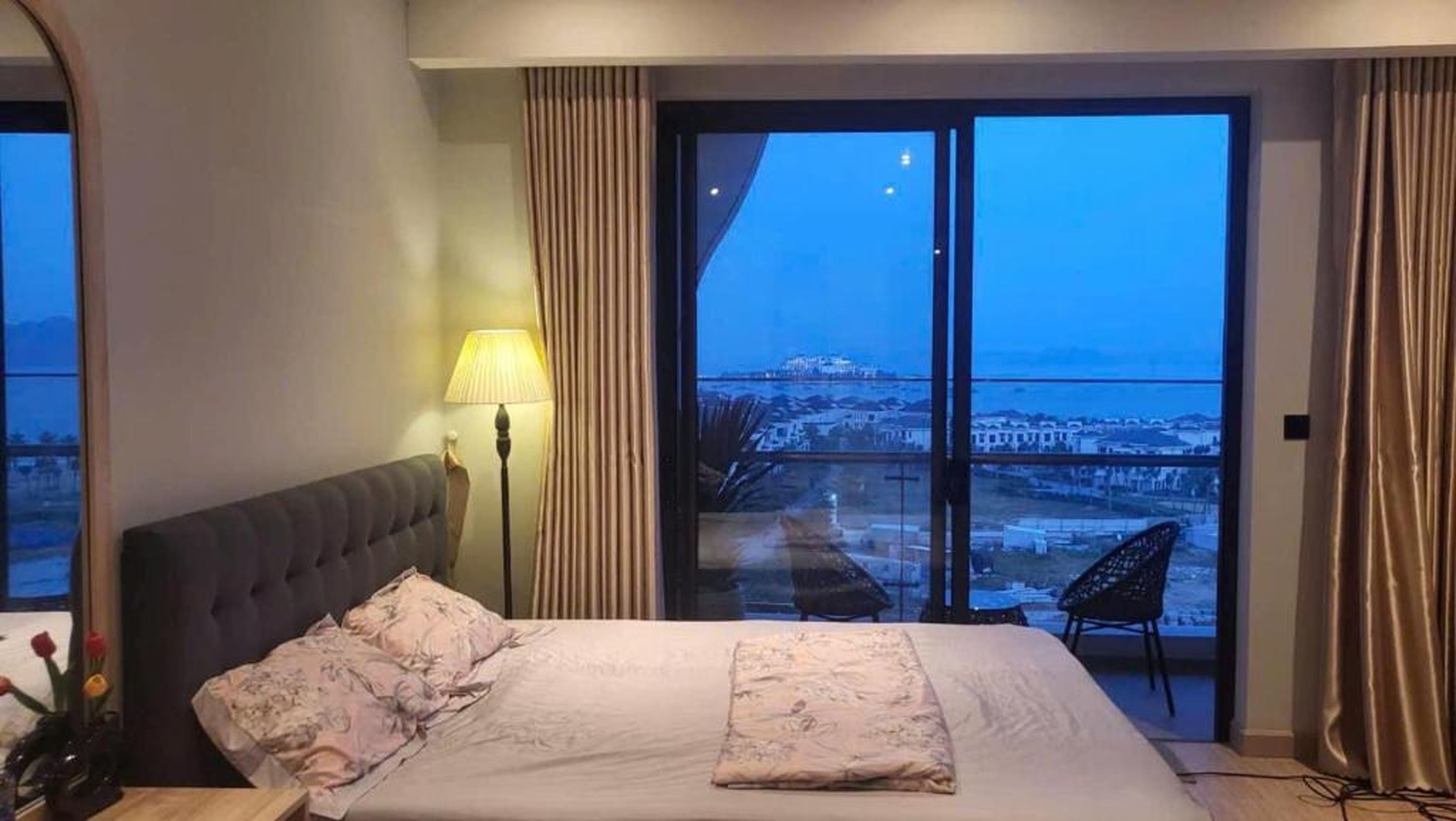 MiVi Seaview Homestay Citadines Marina Hung Thang Ha Long - Hình 41