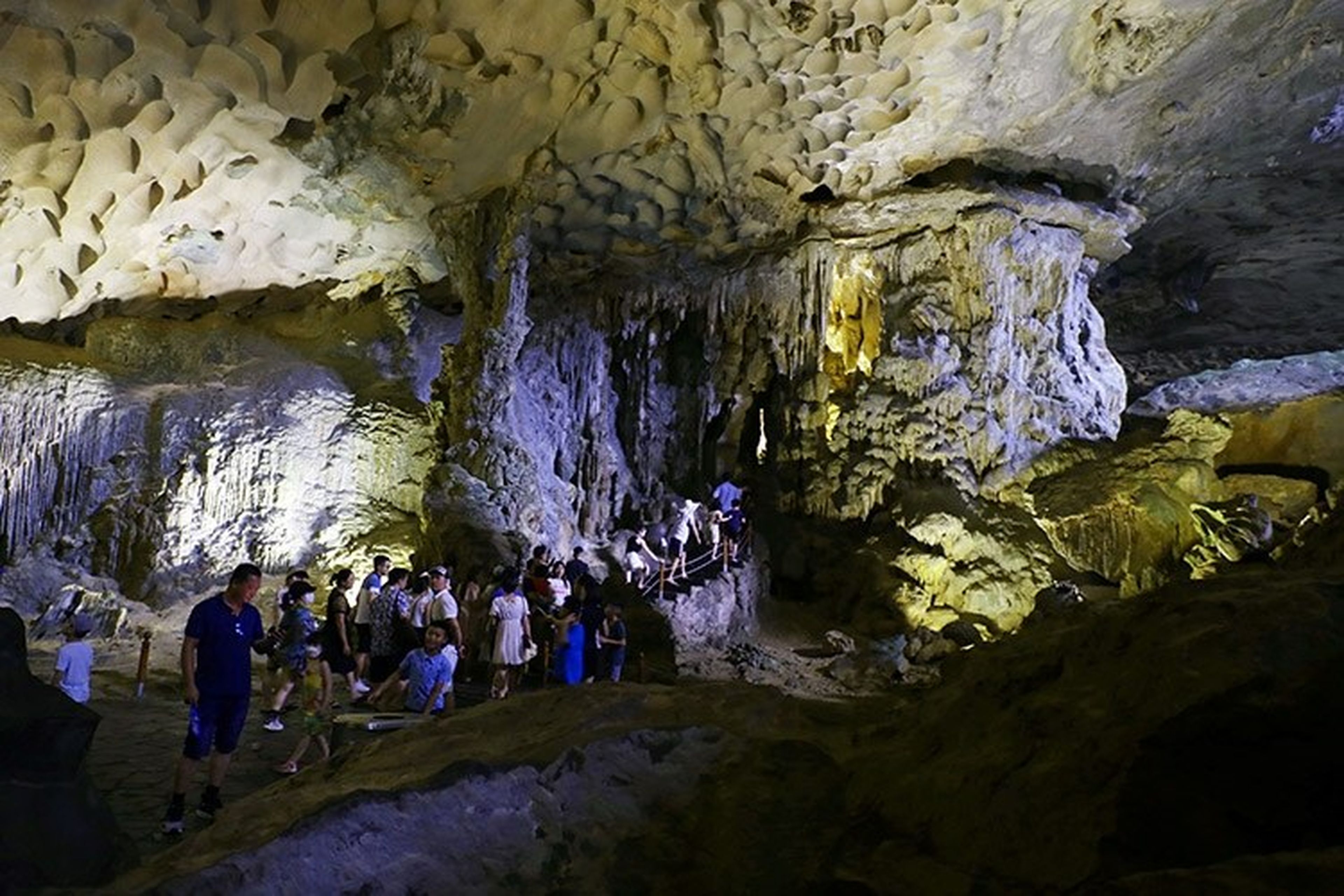6 Thrilling Experiences in Ha Long Bay in 2025 - Hình 3