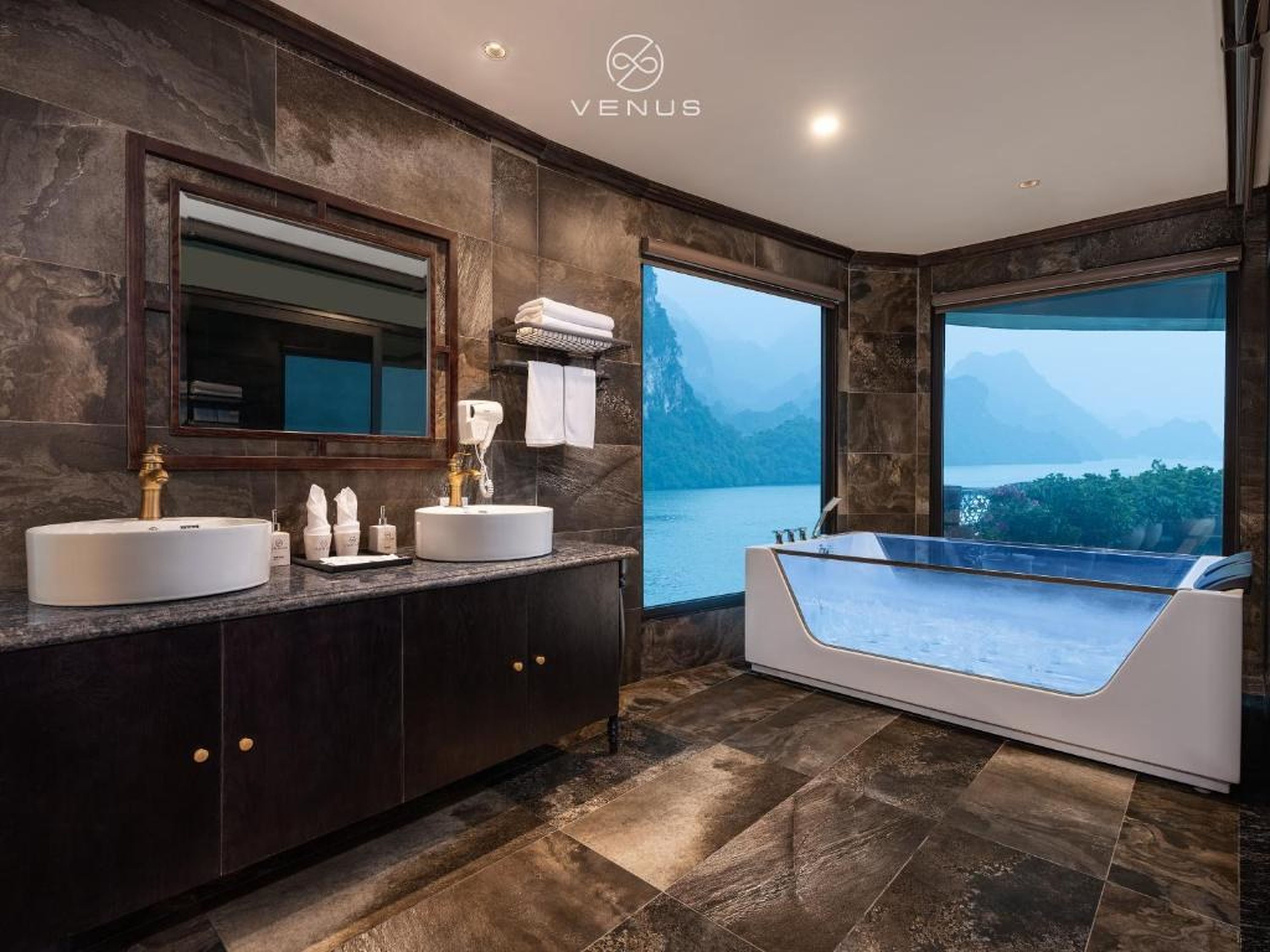 Venus Cruises Halong Bay by Venus Group - Hình 42