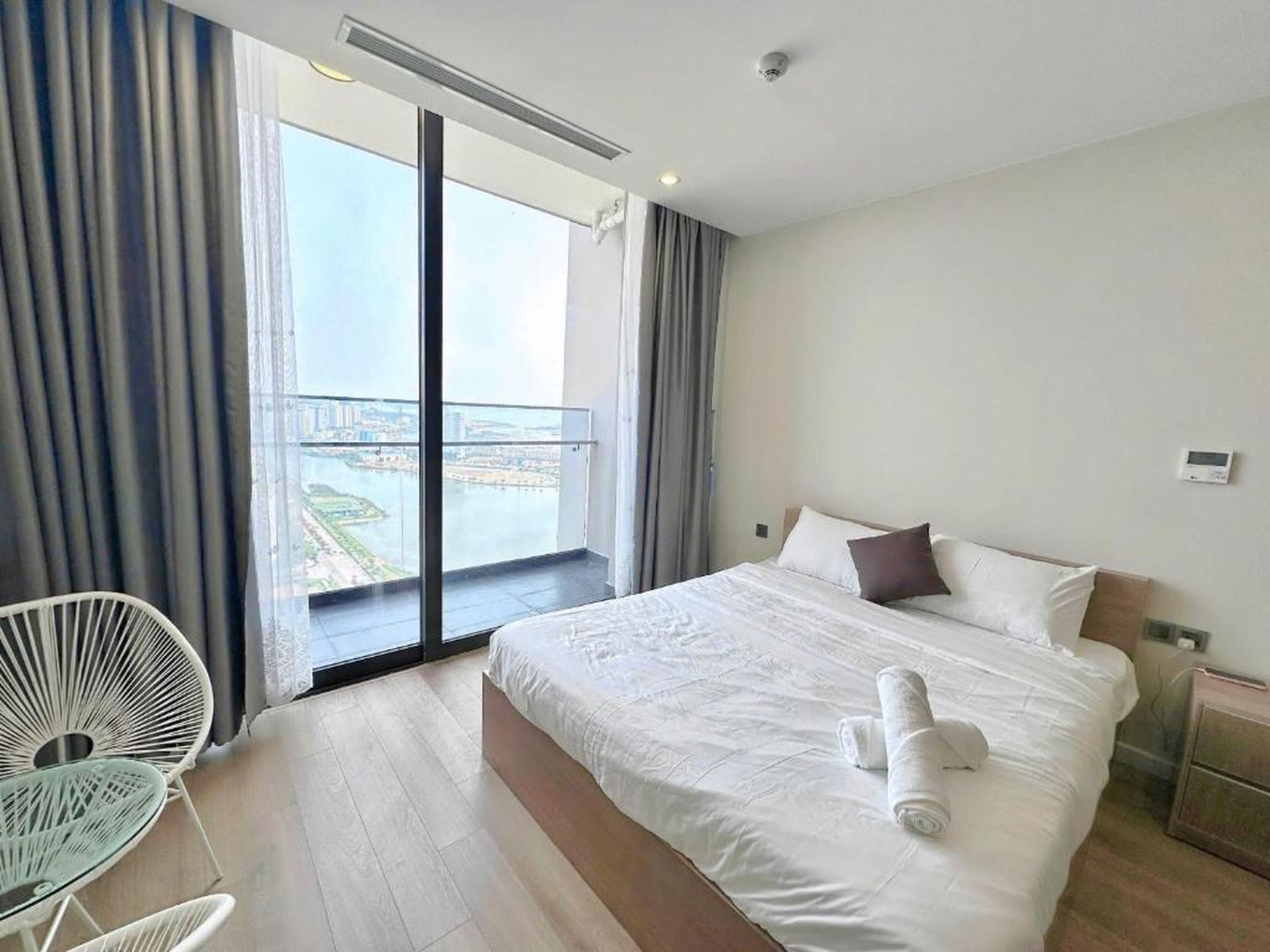 Asahi Luxstay - ICON40 Ha Long 2BR Luxury Apartment - Hình 3