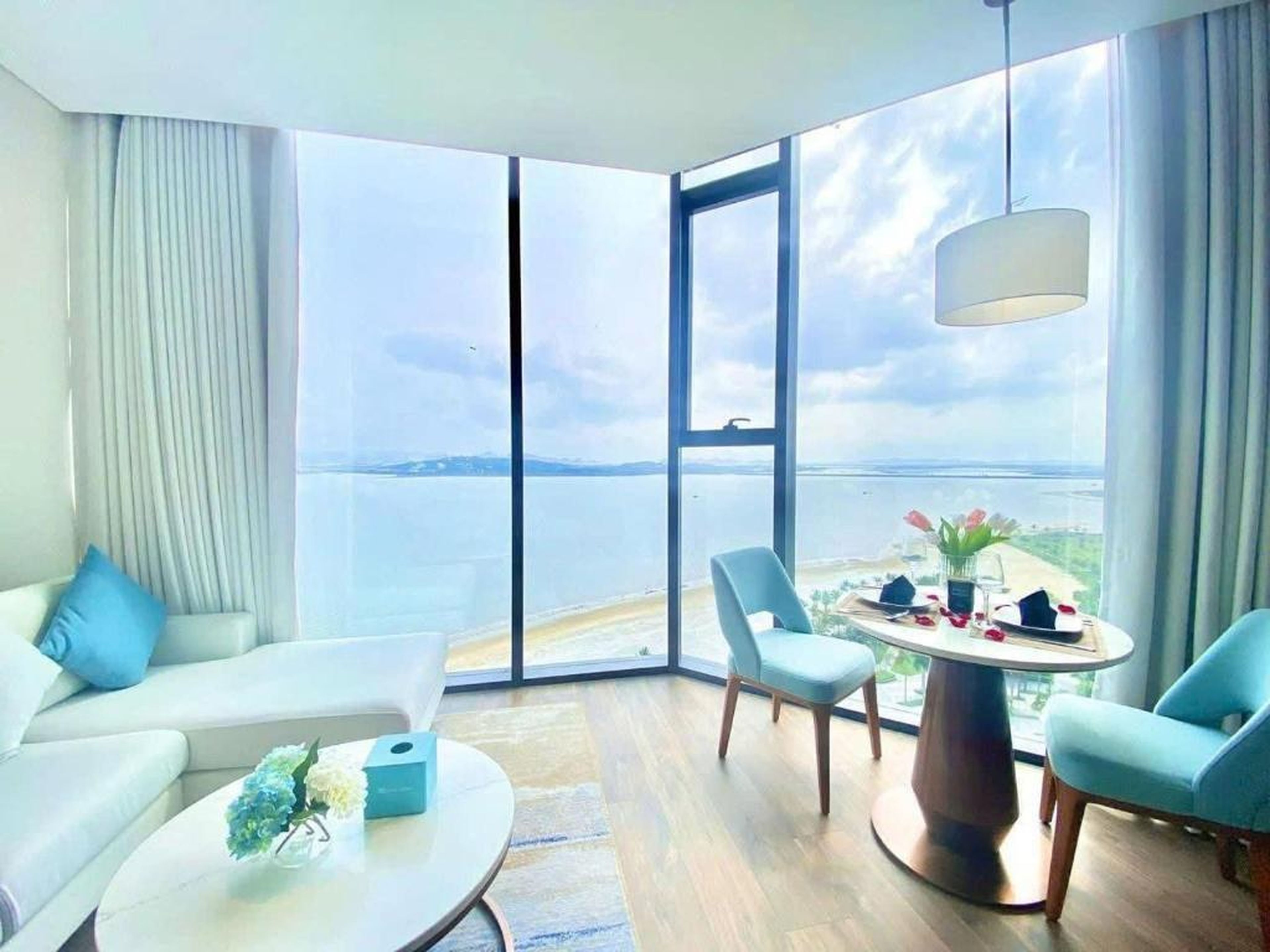 A La Carte Ha Long Bay - Sea View Apartment - Hình 14