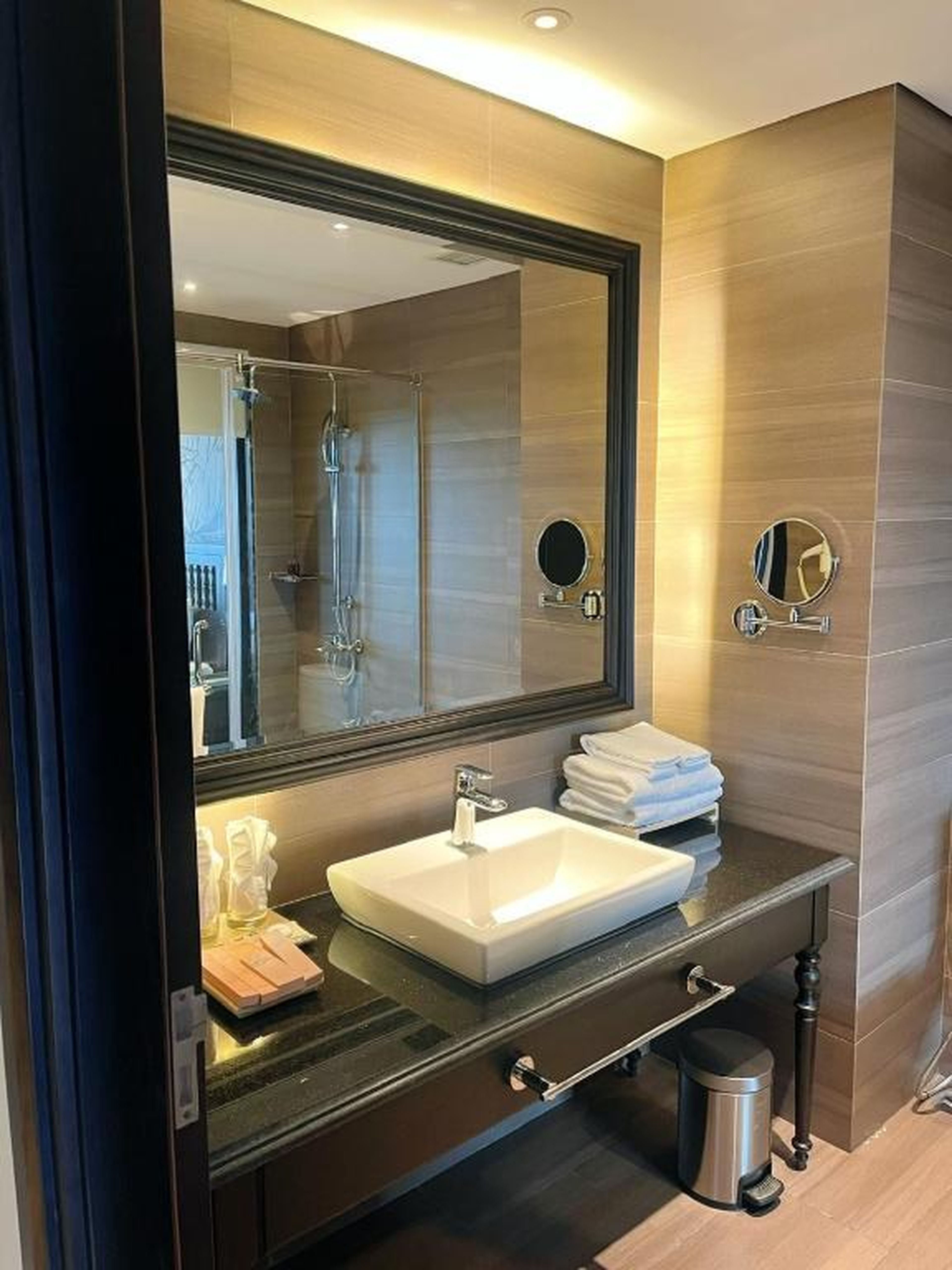 Green Dragon Boutique Hotel - Hình 30