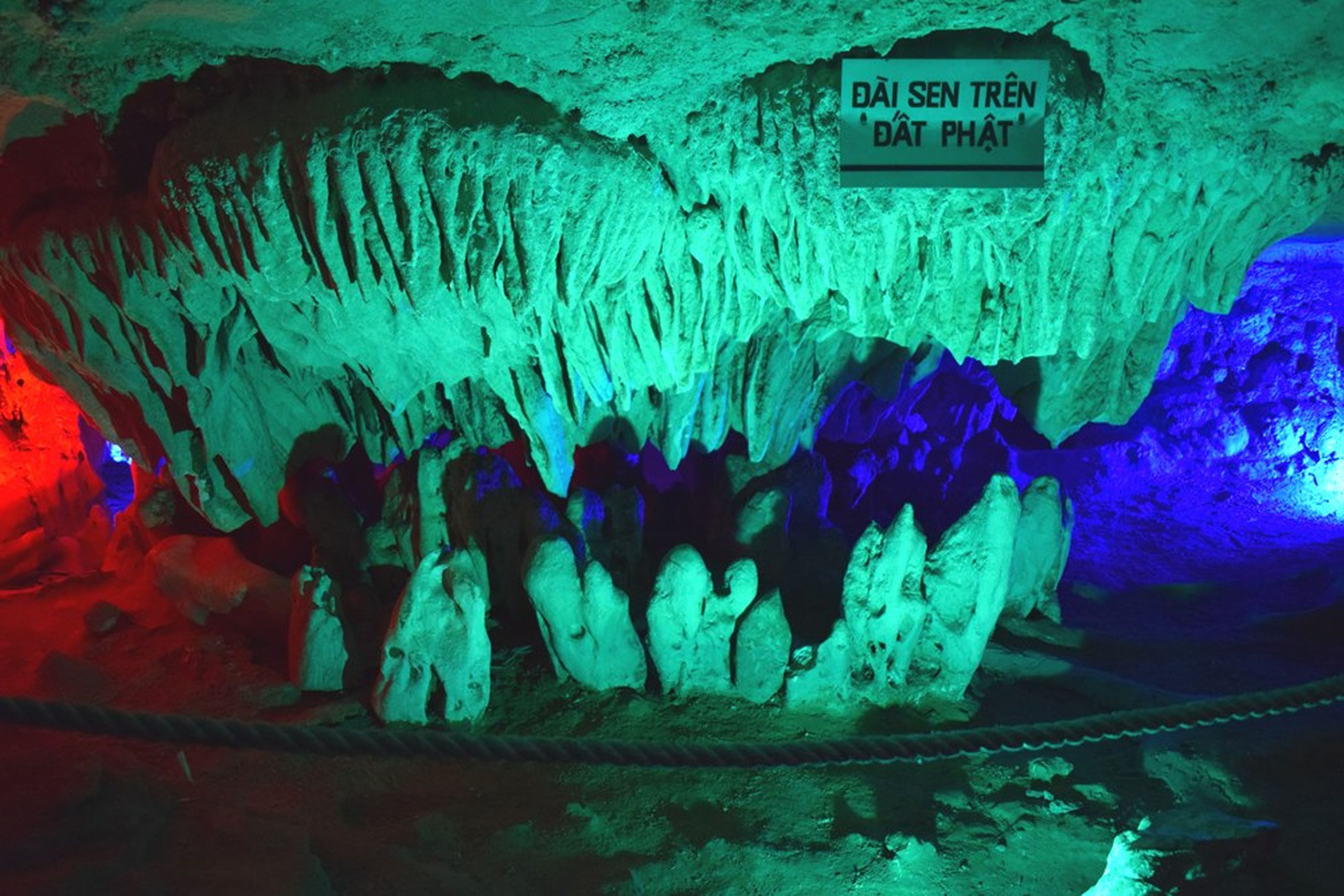 Vũng Đục Cave – Marvel at Nature’s Masterpiece - Hình 12