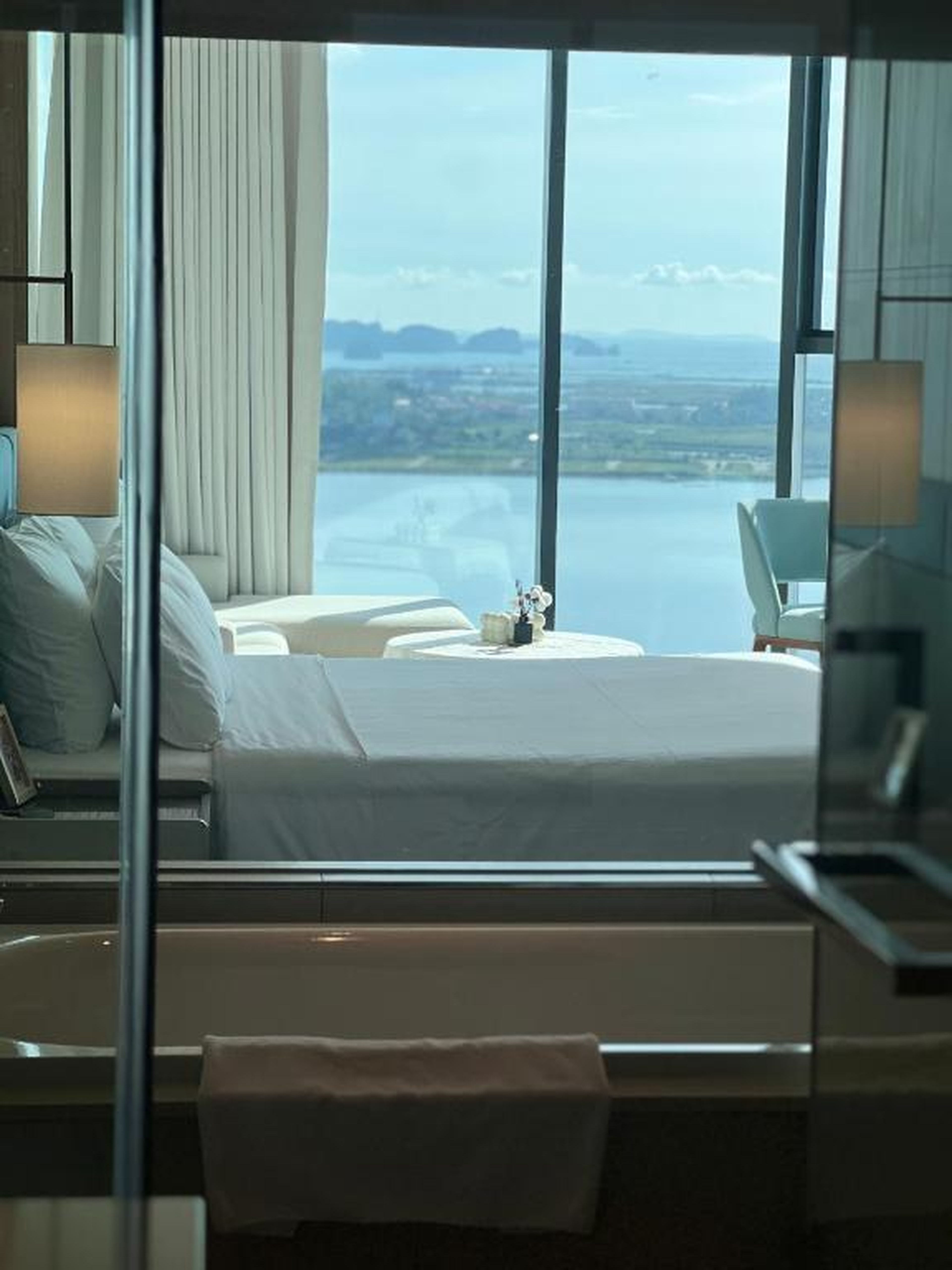À La Carte Ha Long Studio Apartment- Sea View Room - Hình 27