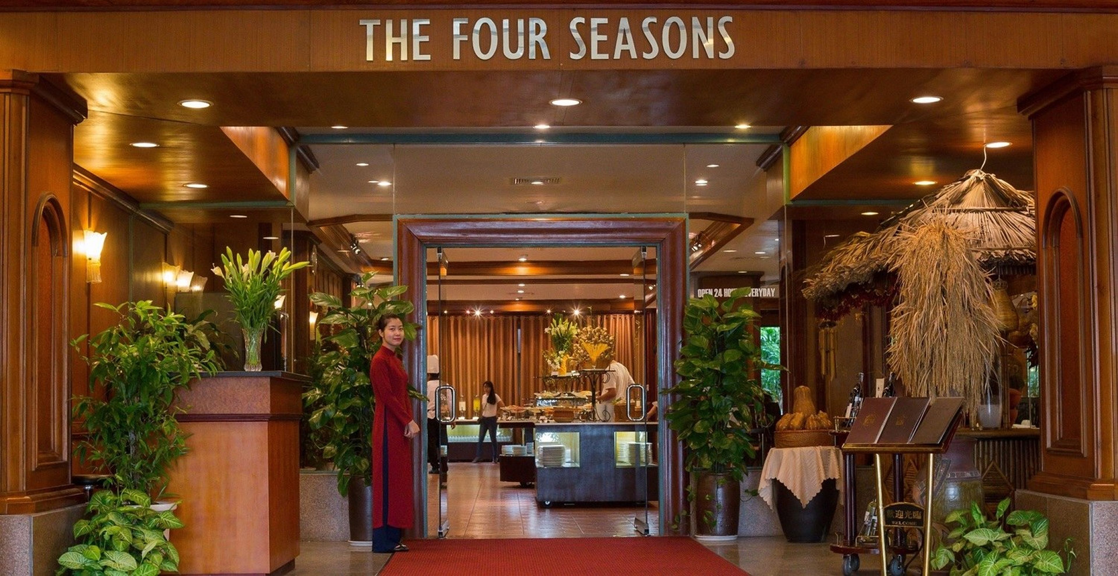 No nê với bữa tiệc buffet kết hợp món Á - Âu tại nhà hàng Four Seasons - Hình 2