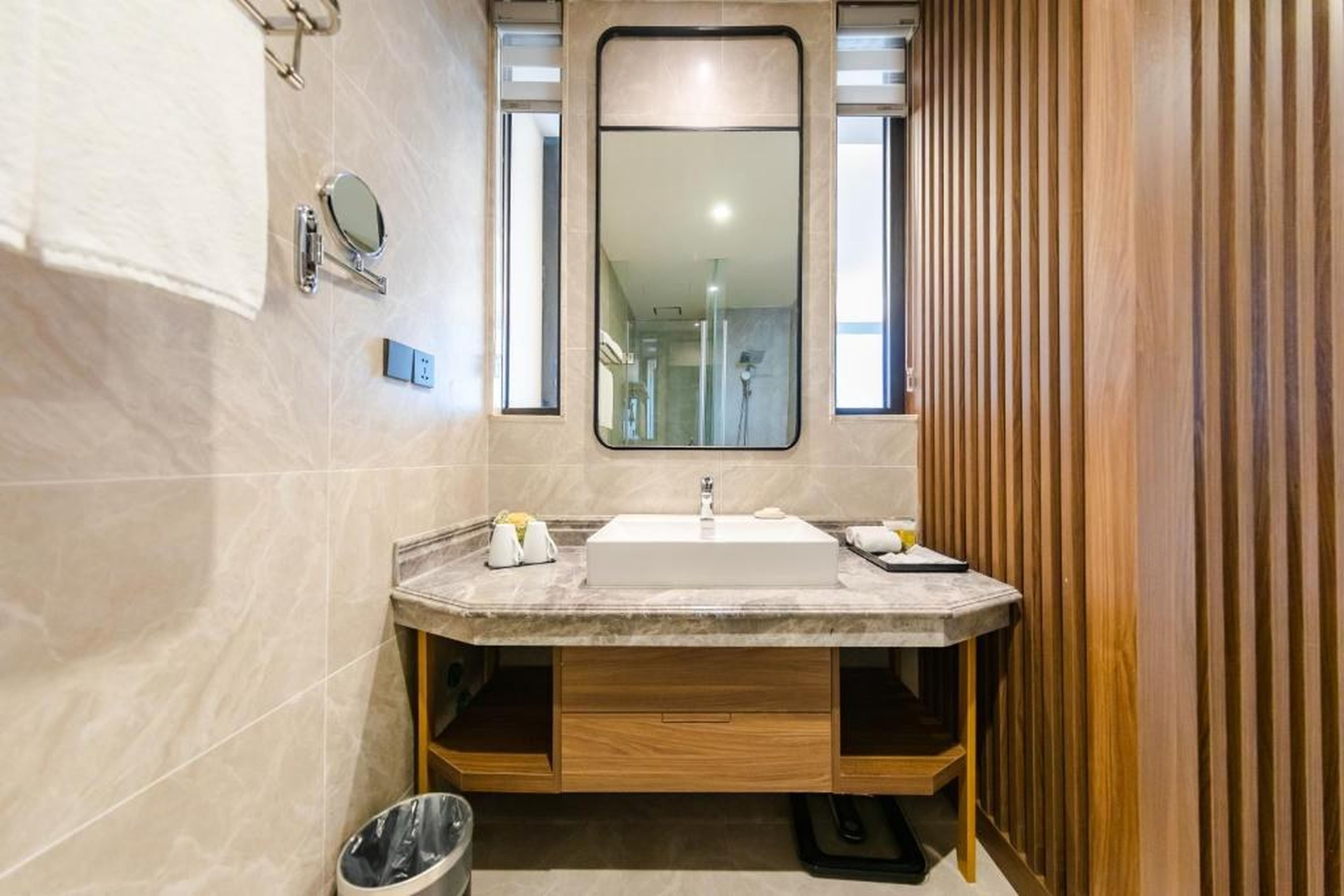Muong Thanh Luxury Ha Long Centre Hotel - Hình 21