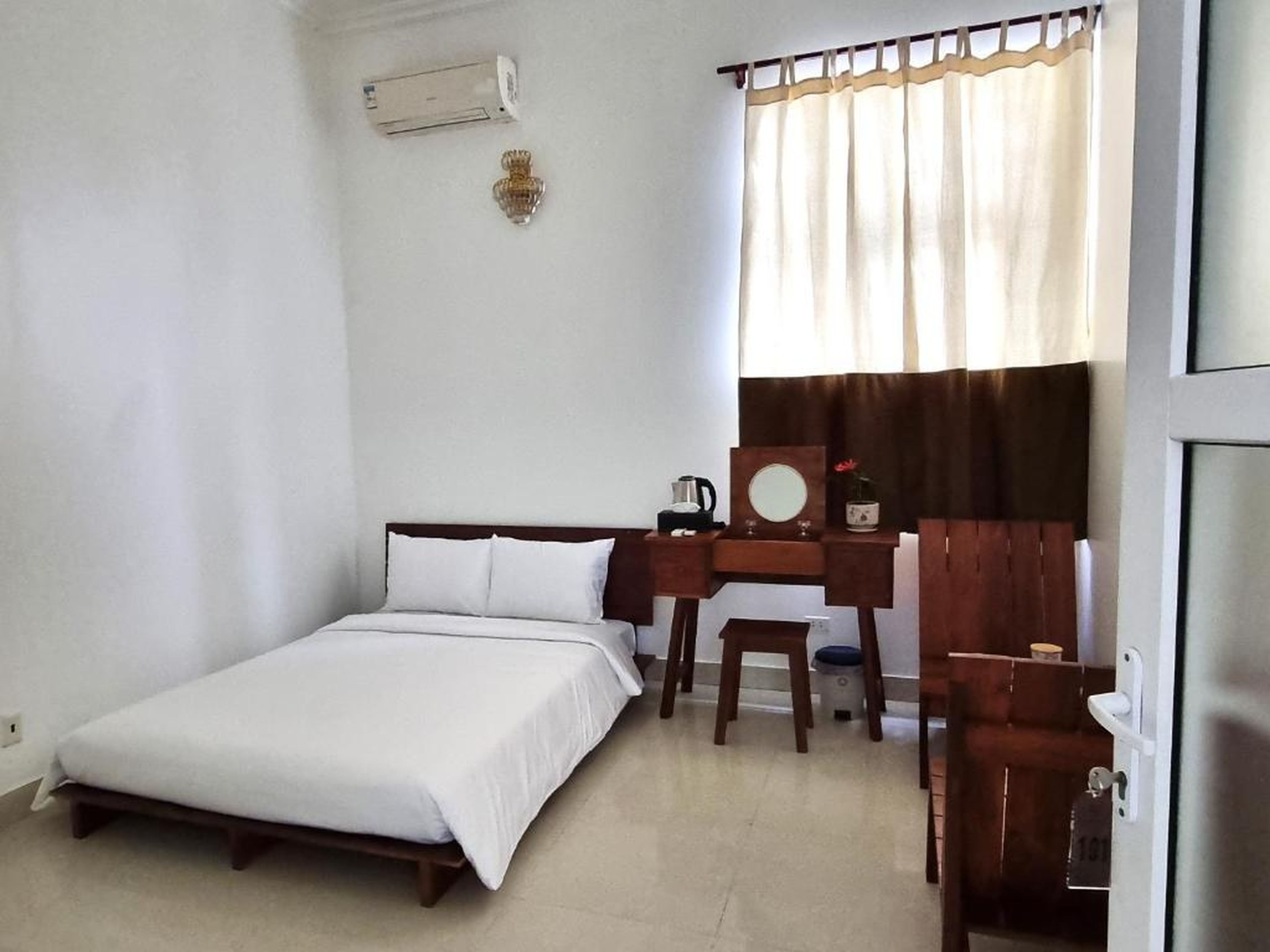 Top Hill Halong Homestay - Hình 47